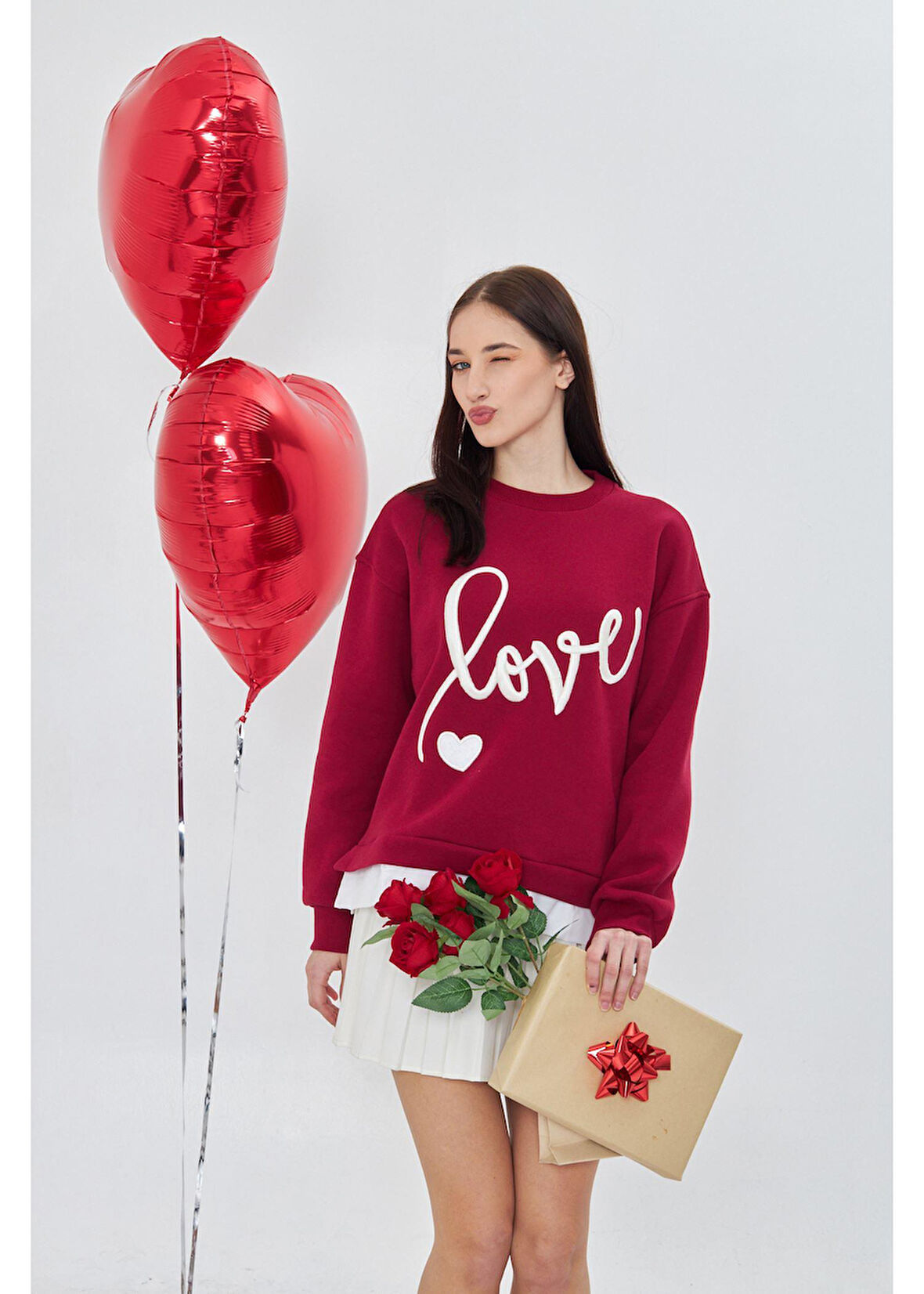 Love Nakışlı Sweatshirt 