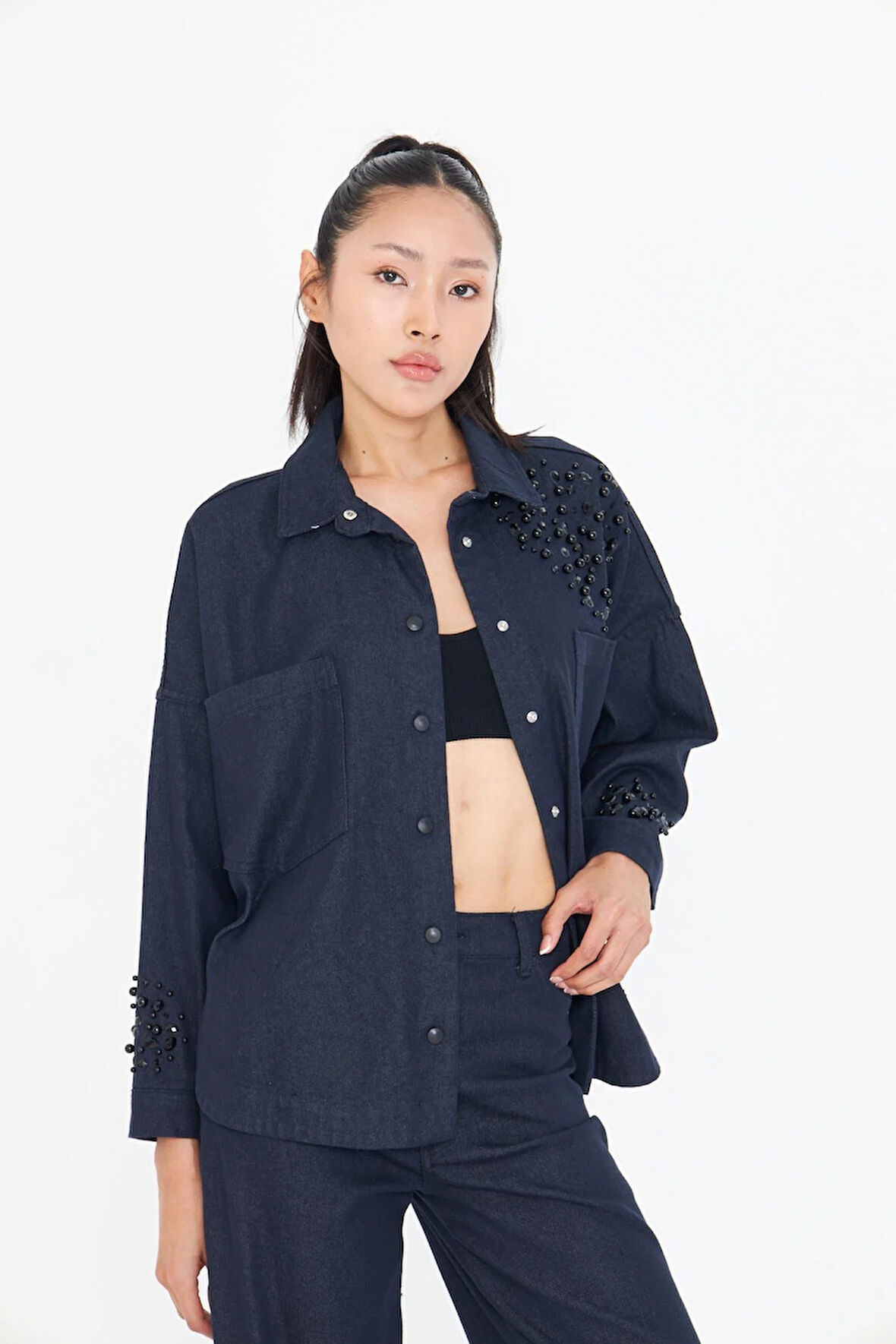 Kolları ve Önü Taşlı Denim Gömlek