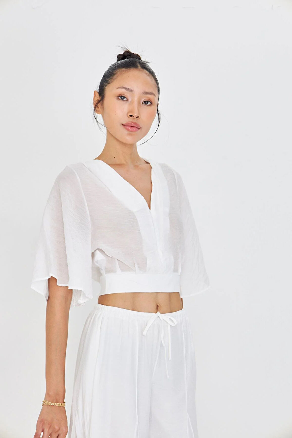 V Yaka Sırt Dekolteli Bluz