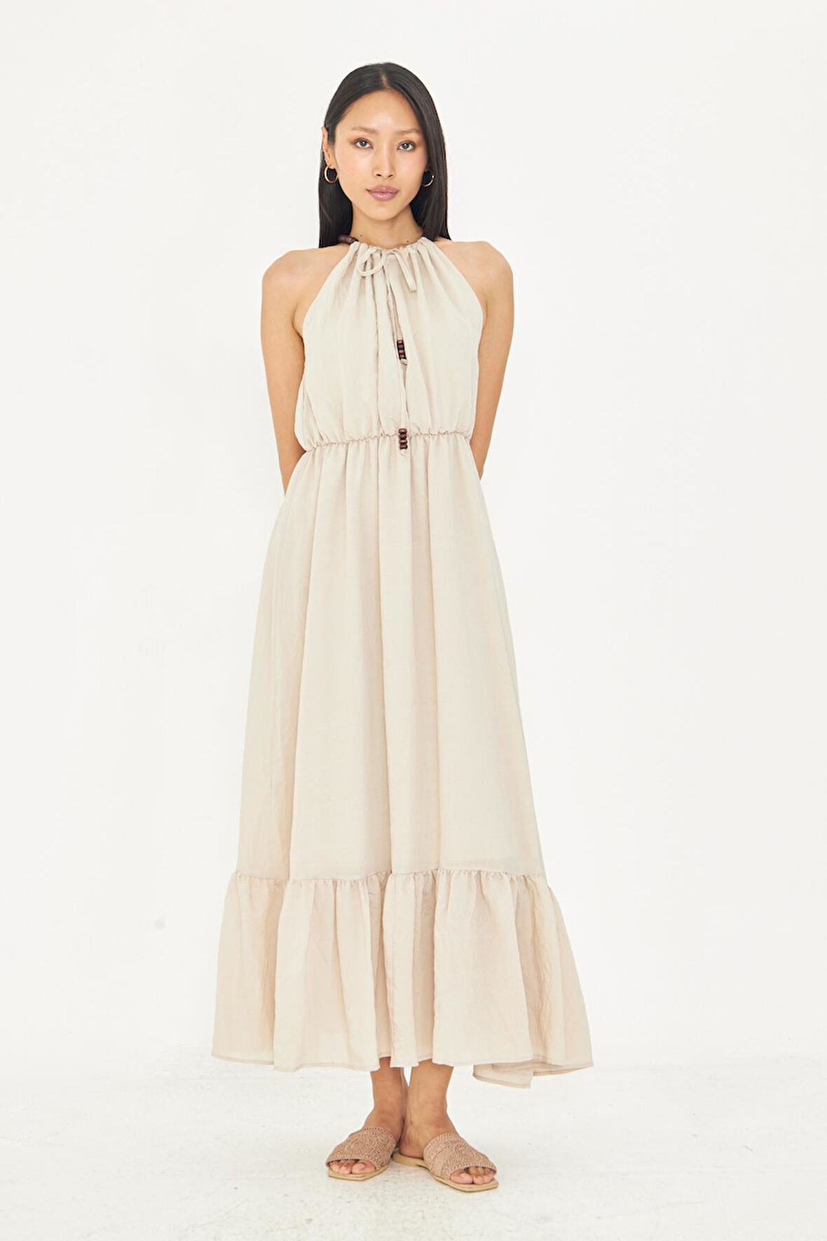 Boncuk Detaylı Askılı Elbise