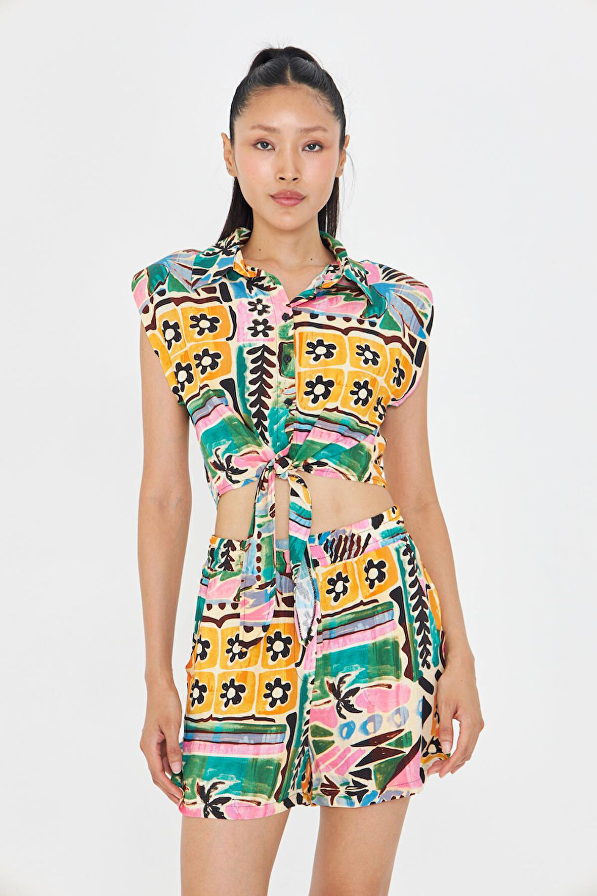 Önden Bağlamalı Desenli Gömlek