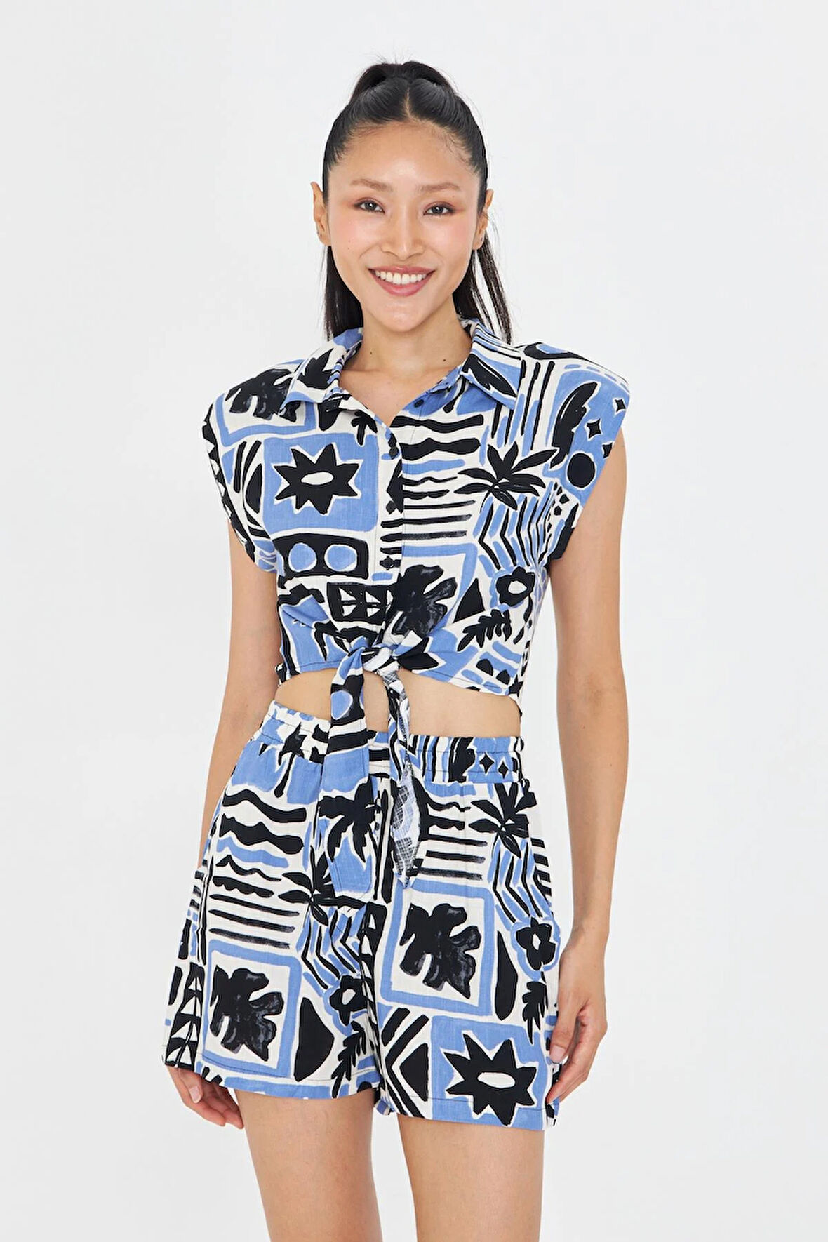 Önden Bağlamalı Desenli Gömlek