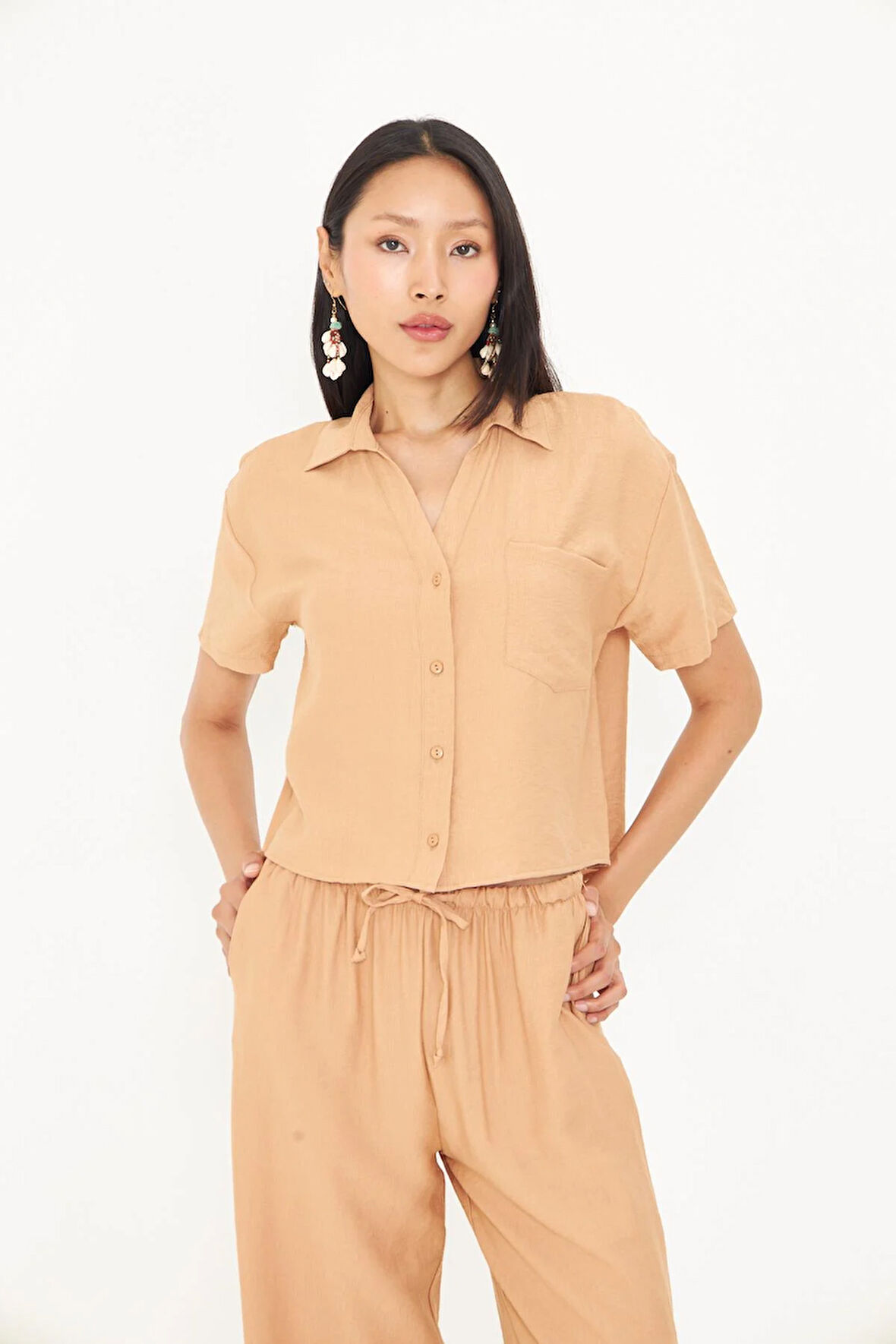 Cepli Kısa Keten Görünümlü Gömlek