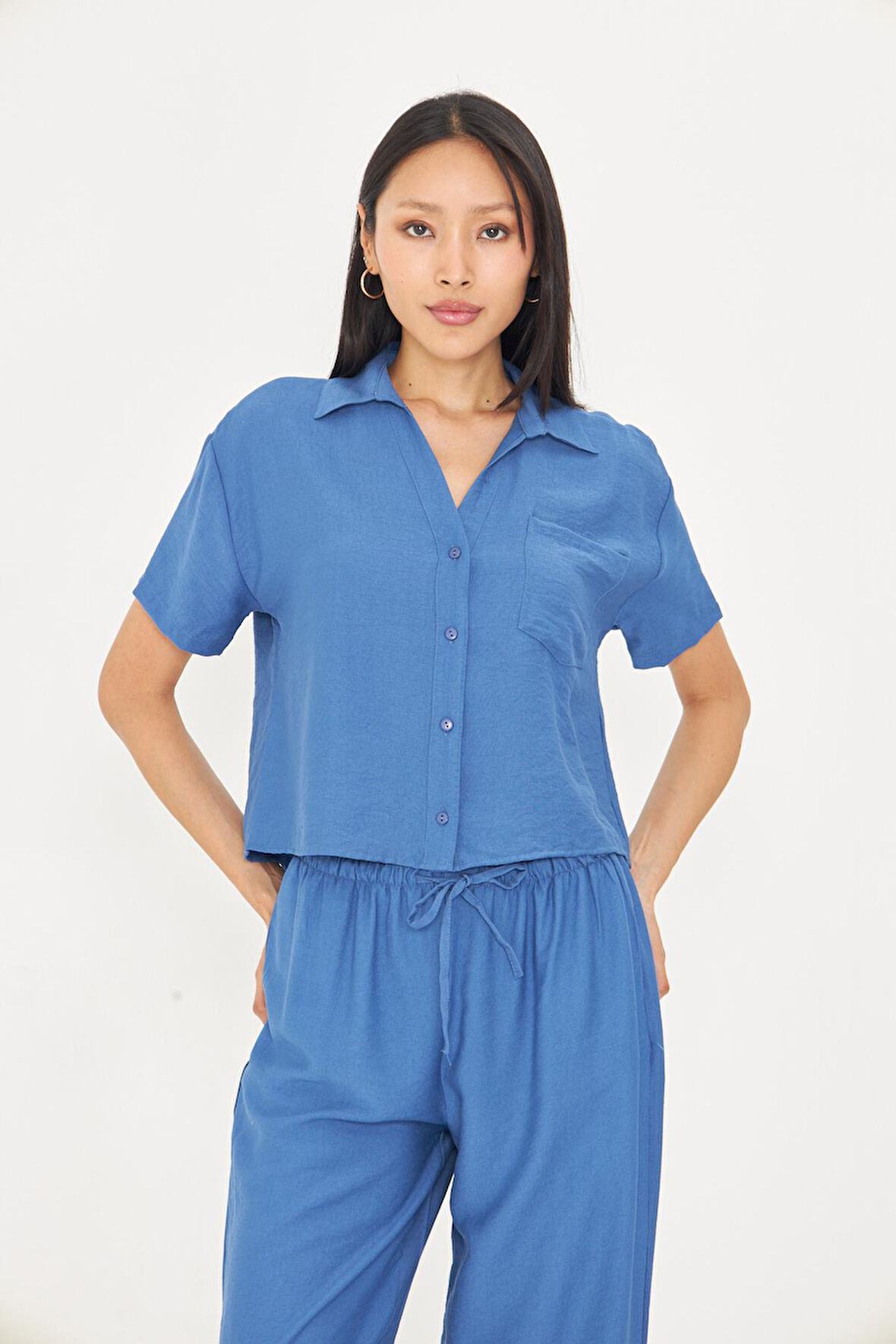 Cepli Kısa Keten Görünümlü Gömlek