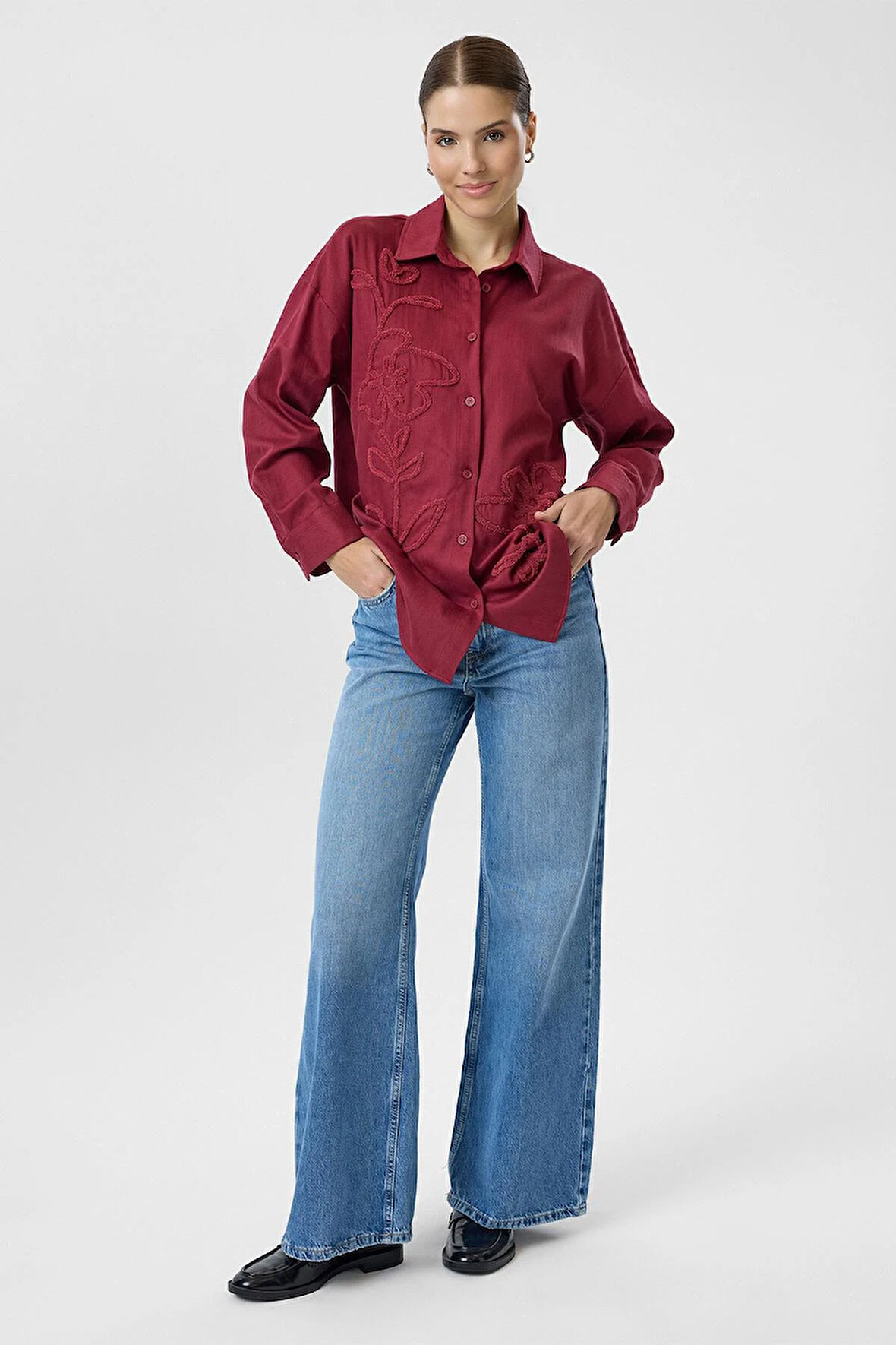 Önü Nakışlı Keten Karışımlı Gömlek