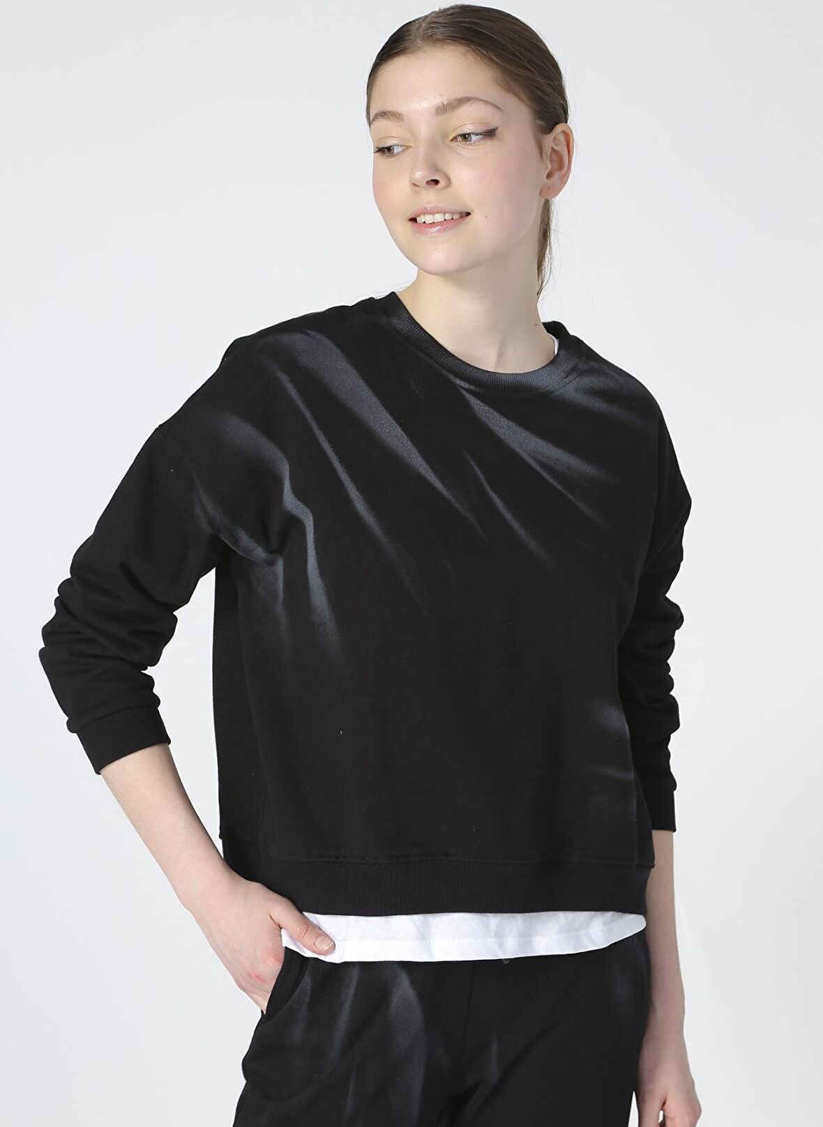 Black On Black Kadın Siyah Bisiklet Yaka sweatshirt