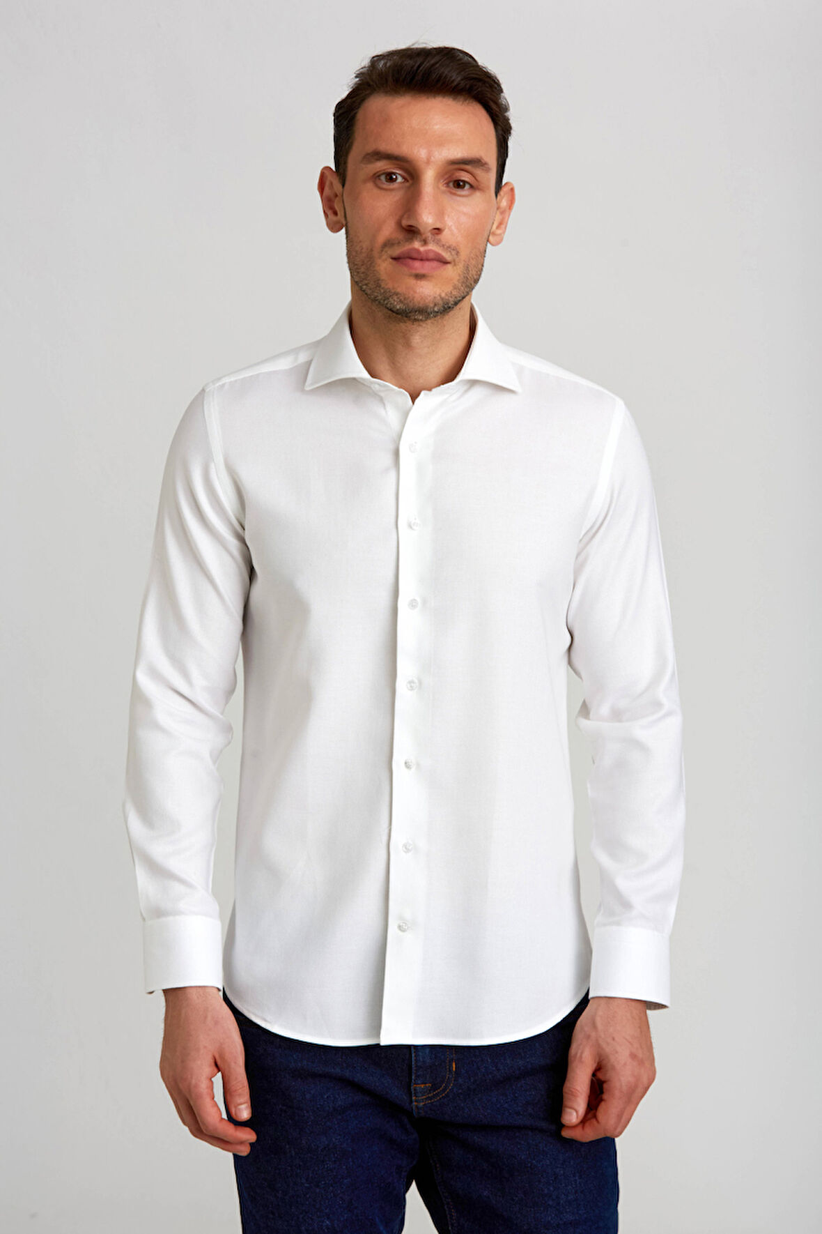 Bisse Modern Fit Yarım İtalyan Yaka Beyaz Klasik Erkek Gömlek GMARS0422302101_D01