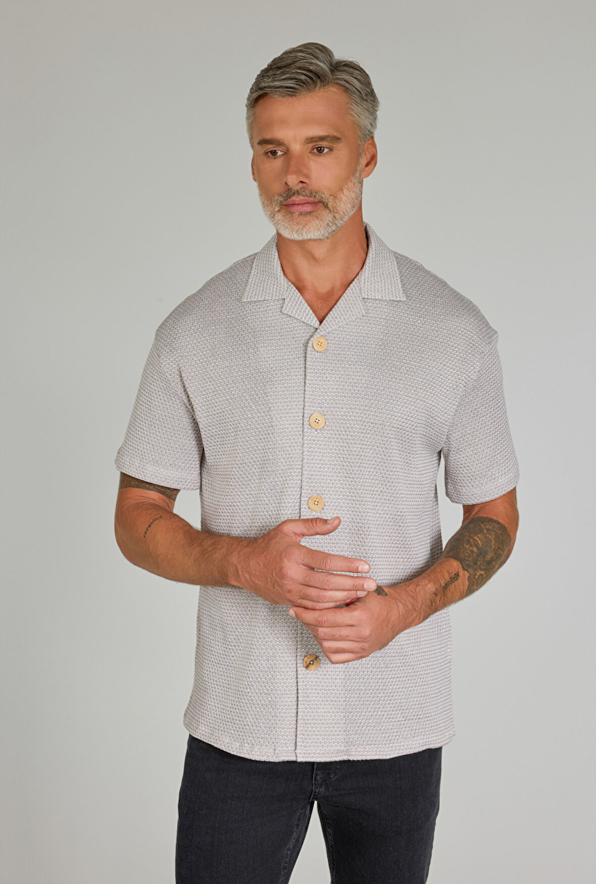 Bisse Regular Fit Apaj Yaka Örme Cepsiz Ekru Erkek Gömlek GMORM250003_D03