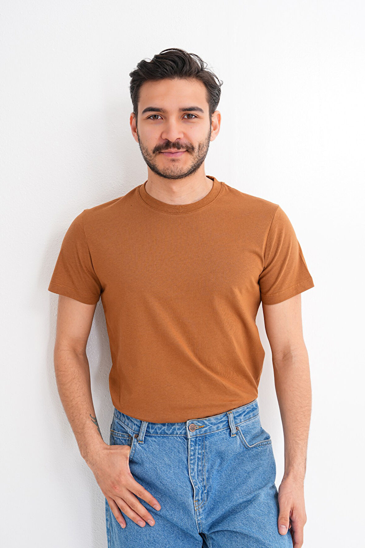Basics&More Erkek Pamuklu Bisiklet Yaka T-Shirt - Rahat, Şık ve Zamansız Tasarım 20801