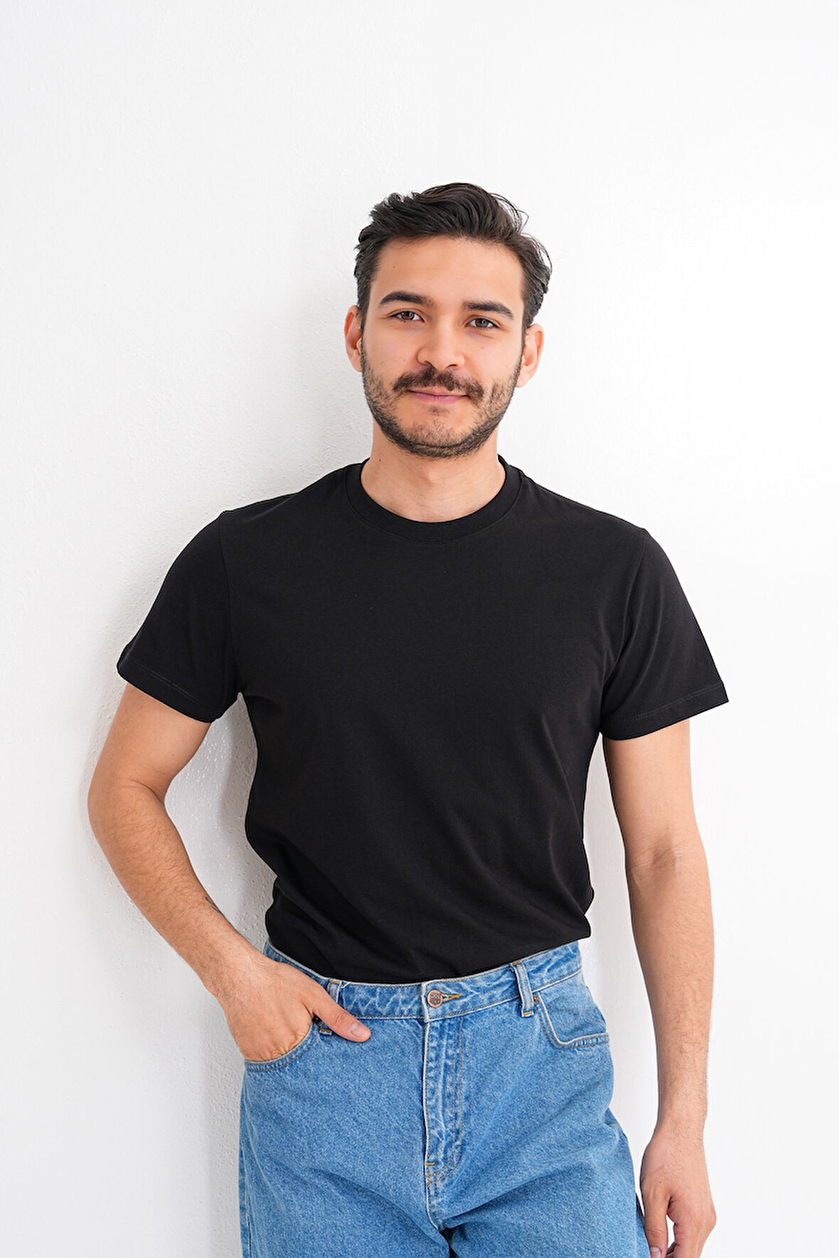 Basics&More Erkek Pamuklu Bisiklet Yaka T-Shirt - Rahat, Şık ve Zamansız Tasarım 20801