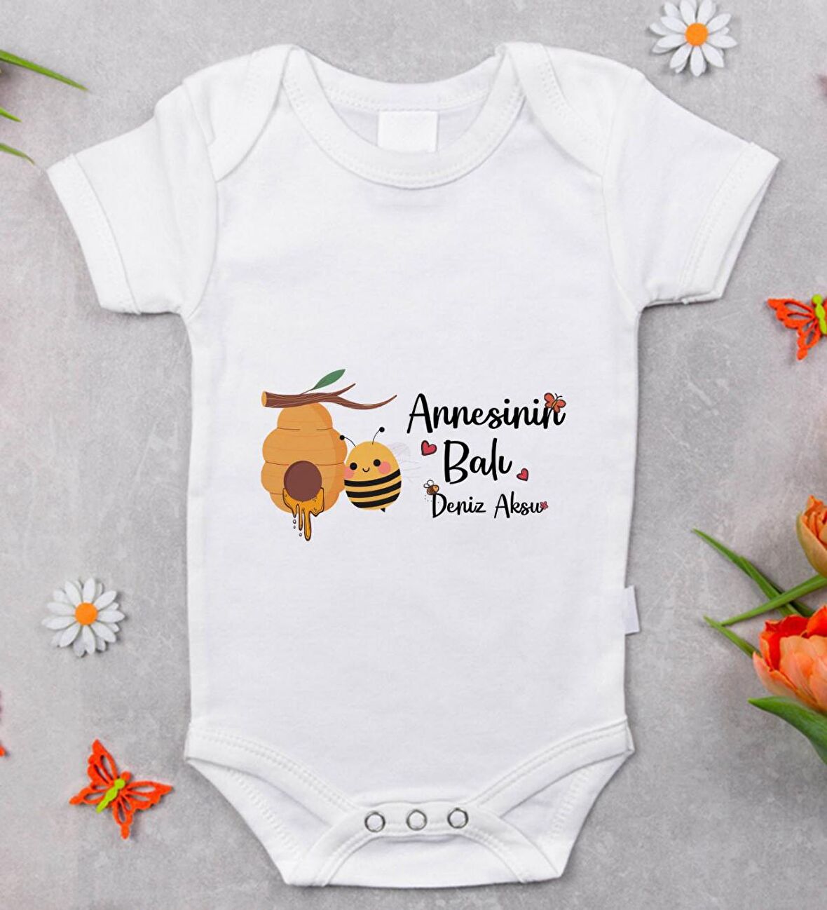 BK Kids İsimli Annesinin Balı Tasarımlı Bebek Body Zıbın - Model 1