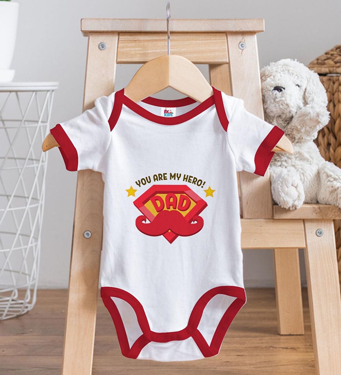 BK Kids You Are My Hero Dad Tasarımlı Kırmızı Bebek Body Zıbın ve Mama Önlüğü Hediye Seti-1
