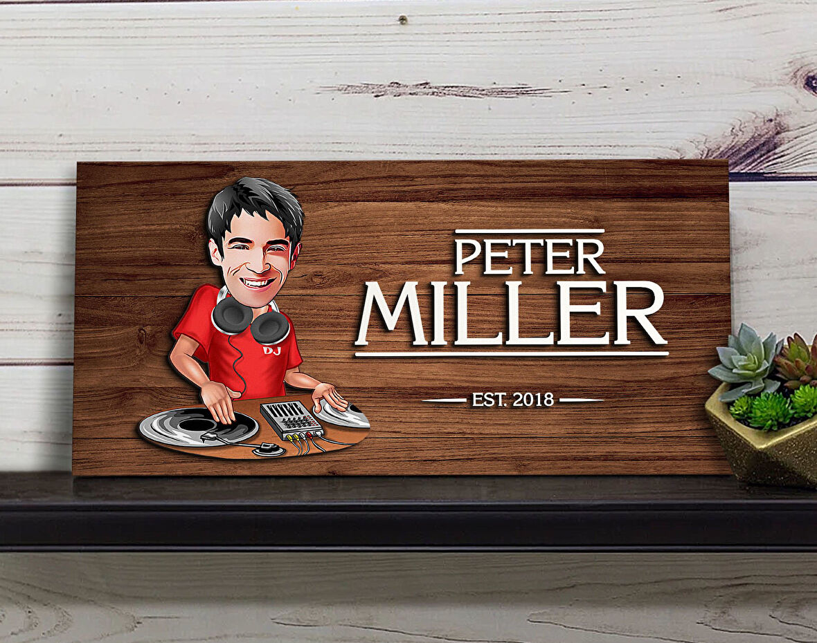 BK Gift Kişiye Özel Erkek DJ Karikatürlü Kabartma Figürlü Ahşap Tablo, Duvar Dekoru, Arkadaşa Hediye, Özel Tasarım Ev Hediyesi-1