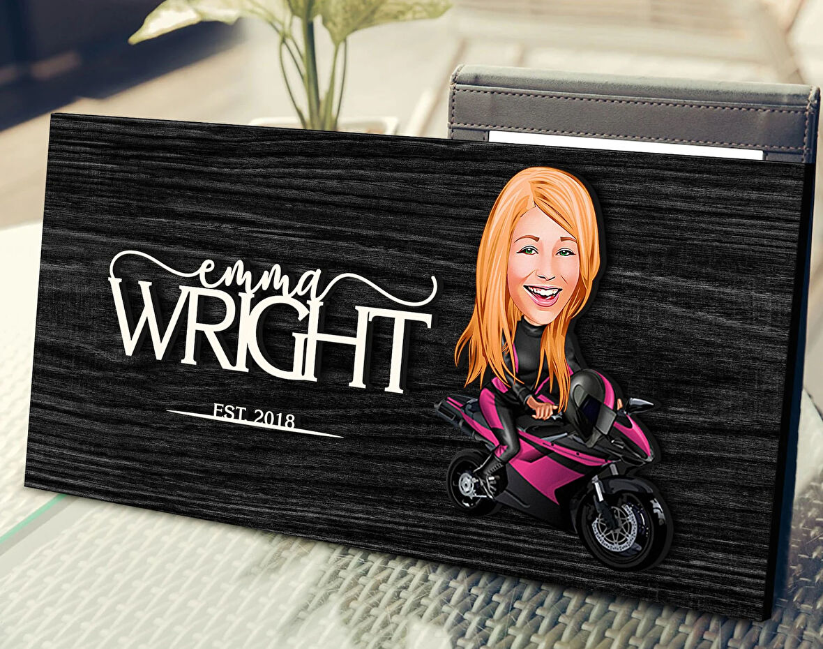 BK Gift Kişiye Özel Kadın Motorcu Karikatürlü Kabartma Figürlü Ahşap Tablo, Duvar Dekoru, Arkadaşa Hediye, Özel Tasarım Ev Hediyesi-1