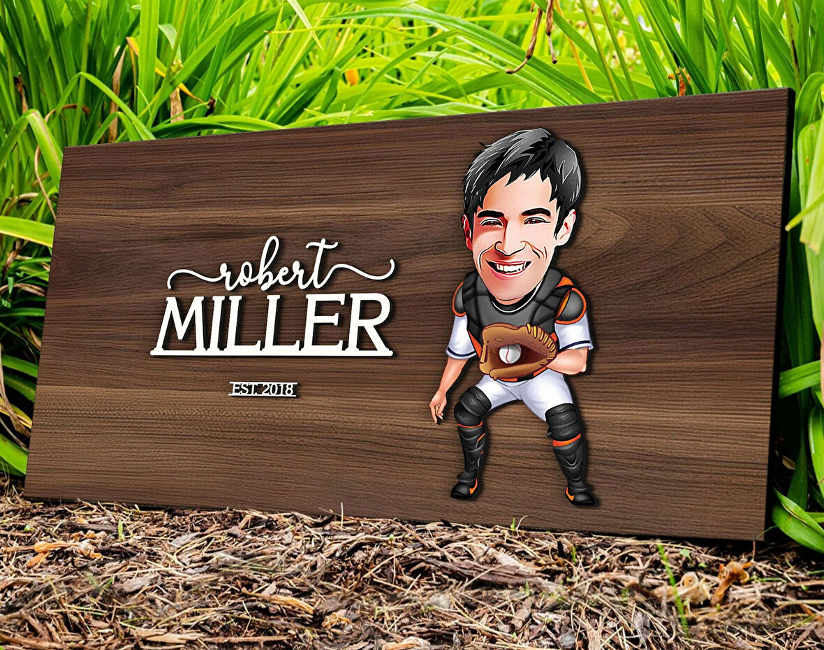 BK Gift Kişiye Özel Erkek Beyzbolcu Karikatürlü Kabartma Tasarım Antik Ceviz Ahşap Tabela-4, Dekoratif Tabela, Rustik Ev Dekorasyonu, Duvar Dekoru