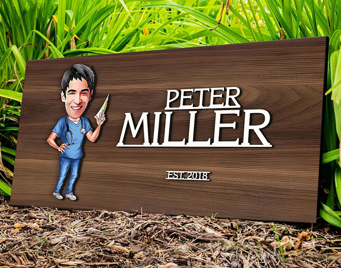 BK Gift Kişiye Özel Erkek Doktor Karikatürlü Kabartma Tasarım Antik Ceviz Ahşap Tabela-3, Dekoratif Tabela, Rustik Ev Dekorasyonu, Duvar Dekoru