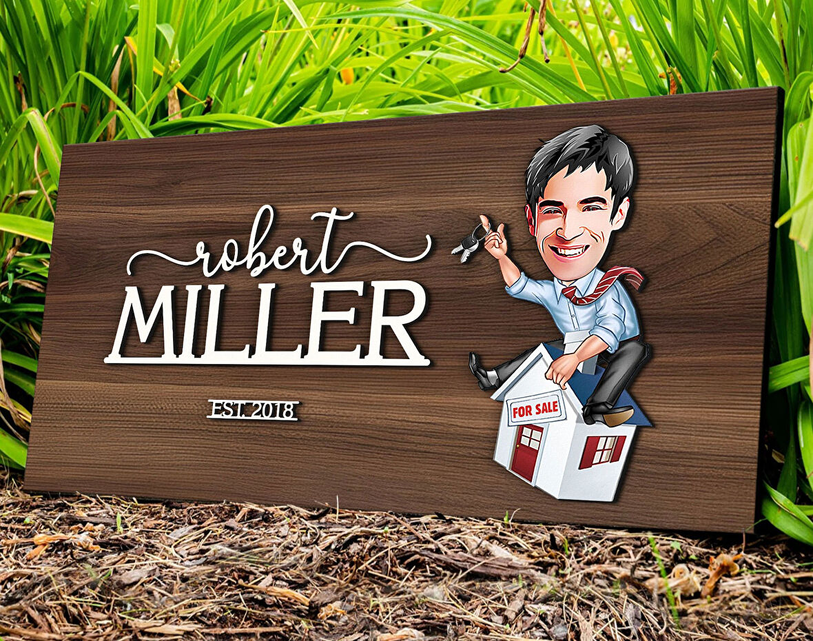 BK Gift Kişiye Özel Erkek Emlakçı Karikatürlü Kabartma Tasarım Antik Ceviz Ahşap Tabela-1, Dekoratif Tabela, Rustik Ev Dekorasyonu, Duvar Dekoru