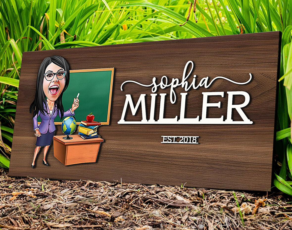 BK Gift Kişiye Özel Kadın Öğretmen Karikatürlü Kabartma Tasarım Antik Ceviz Ahşap Tabela-1, Dekoratif Tabela, Rustik Ev Dekorasyonu,Duvar Dekoru