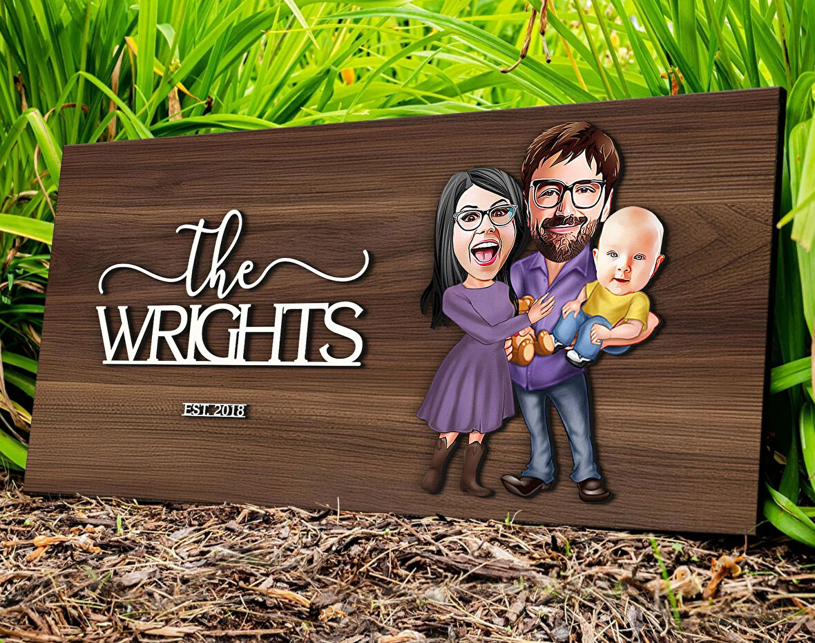 BK Gift Kişiye Özel Aile Karikatürlü Kabartma Tasarım Antik Ceviz Ahşap Tabela-3, Dekoratif Tabela, Rustik Ev Dekorasyonu