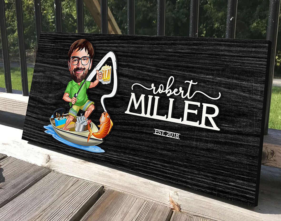 BK Gift Kişiye Özel Balıkçı Karikatürlü Kabartma Tasarım Antik Siyah (Ebony) Ahşap Tabela-1, Dekoratif Tabela, Rustik Ev Dekorasyonu, Duvar Dekoru