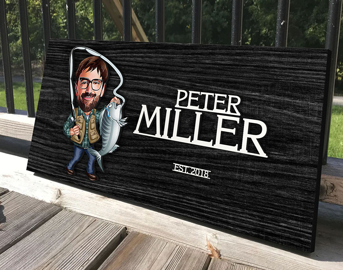 BK Gift Kişiye Özel Erkek Balıkçı Karikatürlü Kabartma Tasarım Antik Siyah (Ebony) Ahşap Tabela-2, Dekoratif Tabela, Rustik Ev Dekorasyonu, Duvar Dekoru