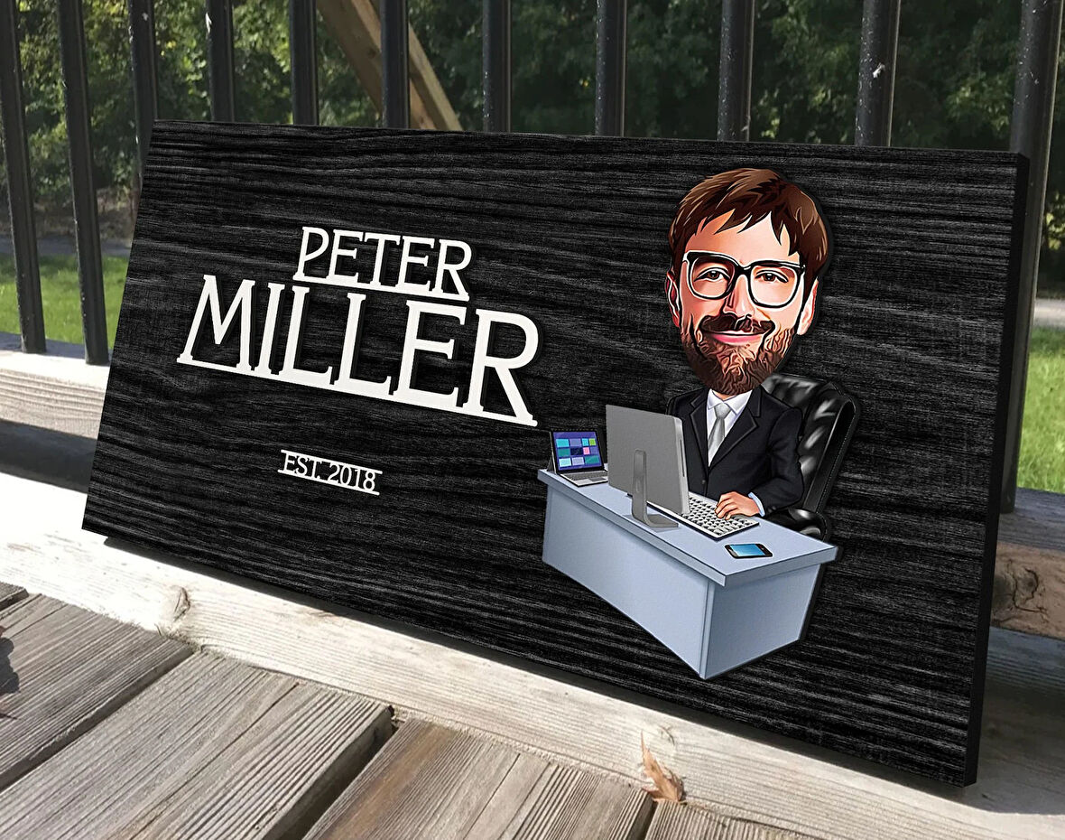 BK Gift Kişiye Özel Erkek Müdür Karikatürlü Kabartma Tasarım Antik Siyah (Ebony) Ahşap Tabela-1, Dekoratif Tabela, Rustik Ev Dekorasyonu, Duvar Dekoru