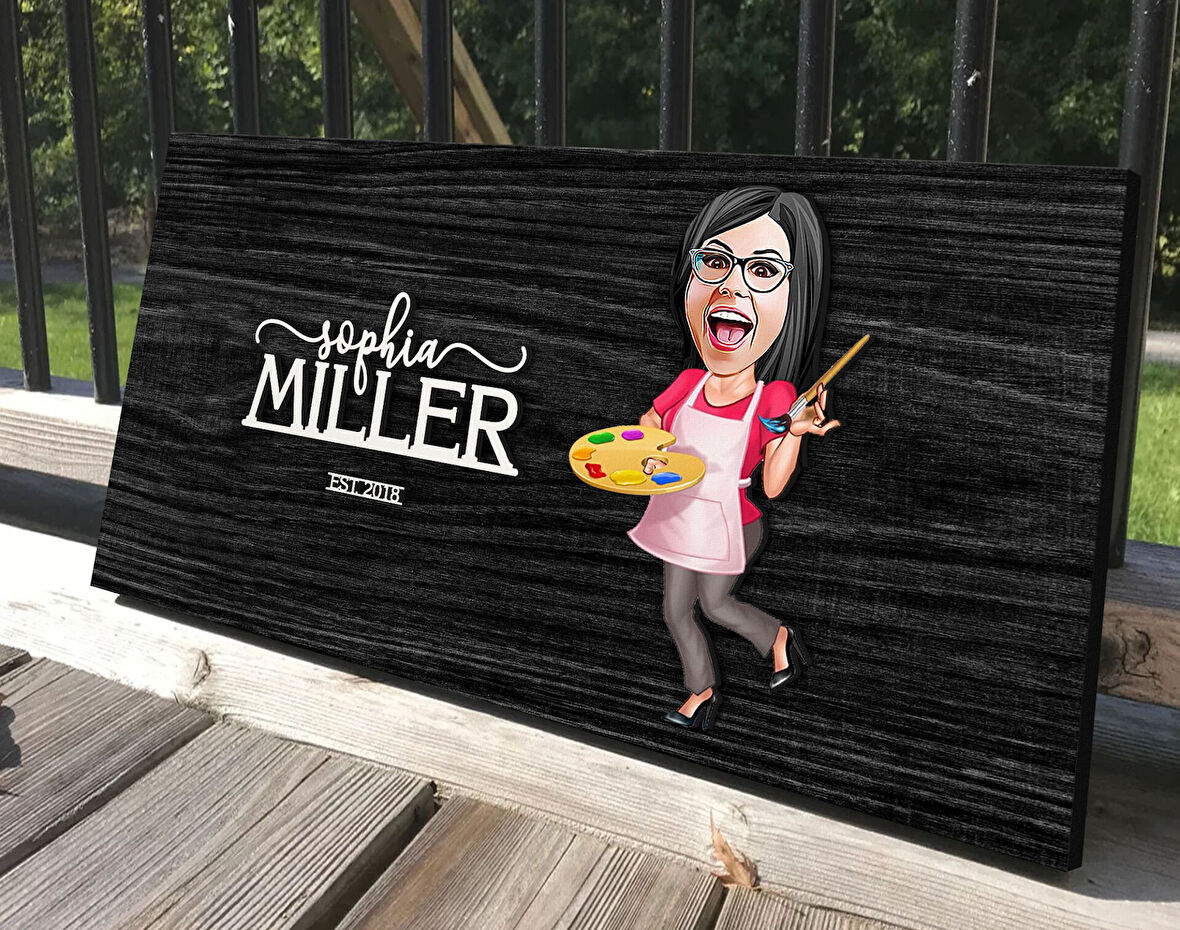 BK Gift Kişiye Özel Kadın Ressam Karikatürlü Kabartma Tasarım Antik Siyah (Ebony) Ahşap Tabela-1, Dekoratif Tabela, Rustik Ev Dekorasyonu, Duvar Dekoru