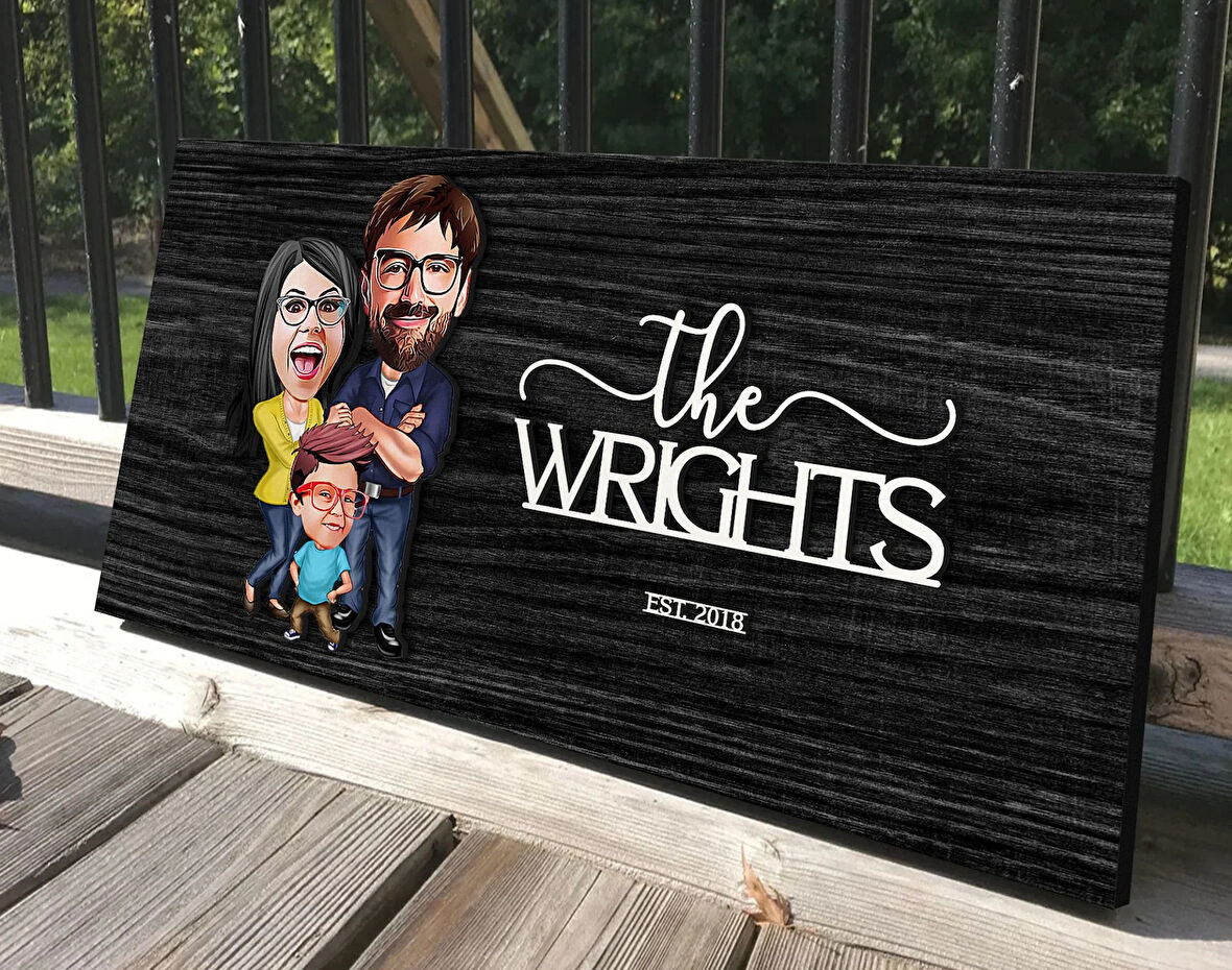 BK Gift Kişiye Özel 3'lü Aile Karikatürlü Kabartma Tasarım Antik Siyah (Ebony) Ahşap Tabela-1, Dekoratif Tabela, Rustik Ev Dekorasyonu, Duvar Dekoru