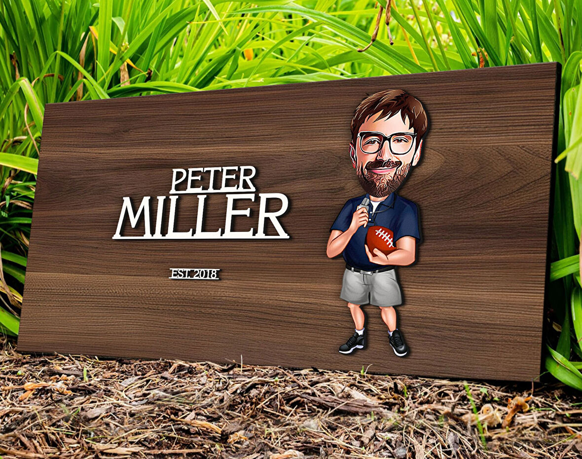 BK Gift Kişiye Özel Erkek Amerikan Futbolu Karikatürlü Kabartma Tasarım Antik Ceviz Ahşap Tabela-2, Dekoratif Tabela, Rustik Ev Dekorasyonu