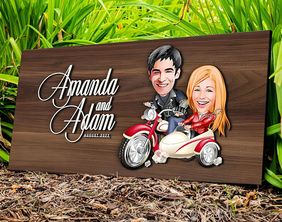 BK Gift Kişiye Özel Sevgililer Karikatürlü Kabartma Tasarım Antik Ceviz Ahşap Tabela-12, Dekoratif Tabela, Rustik Ev Dekorasyonu