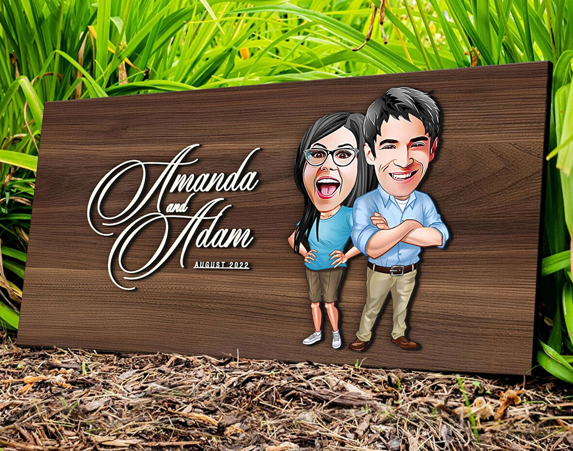 BK Gift Kişiye Özel Sevgililer Karikatürlü Kabartma Tasarım Antik Ceviz Ahşap Tabela-101, Dekoratif Tabela, Rustik Ev Dekorasyonu