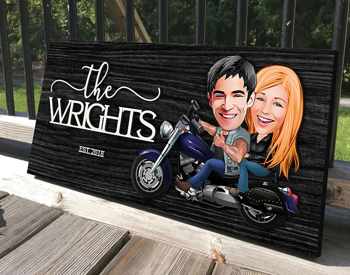 BK Gift Kişiye Özel Motorcu Sevgililer Karikatürlü Antik Siyah (Ebony) Ahşap Tabela-1, Dekoratif Tabela, Rustik Ev Dekorasyonu, Duvar Dekoru