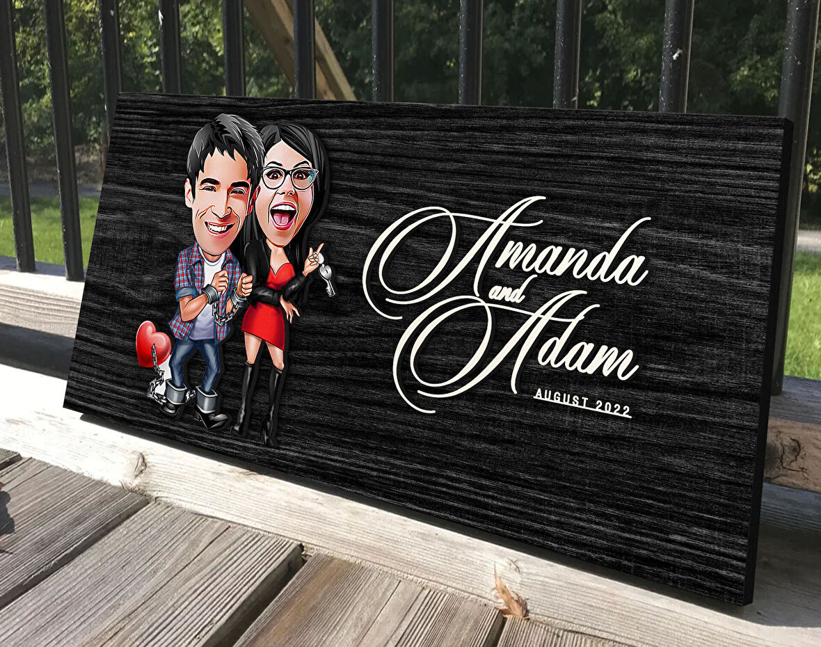 BK Gift Kişiye Özel Sevgililer Karikatürlü Antik Siyah (Ebony) Ahşap Tabela-1, Dekoratif Tabela, Rustik Ev Dekorasyonu, Duvar Dekoru