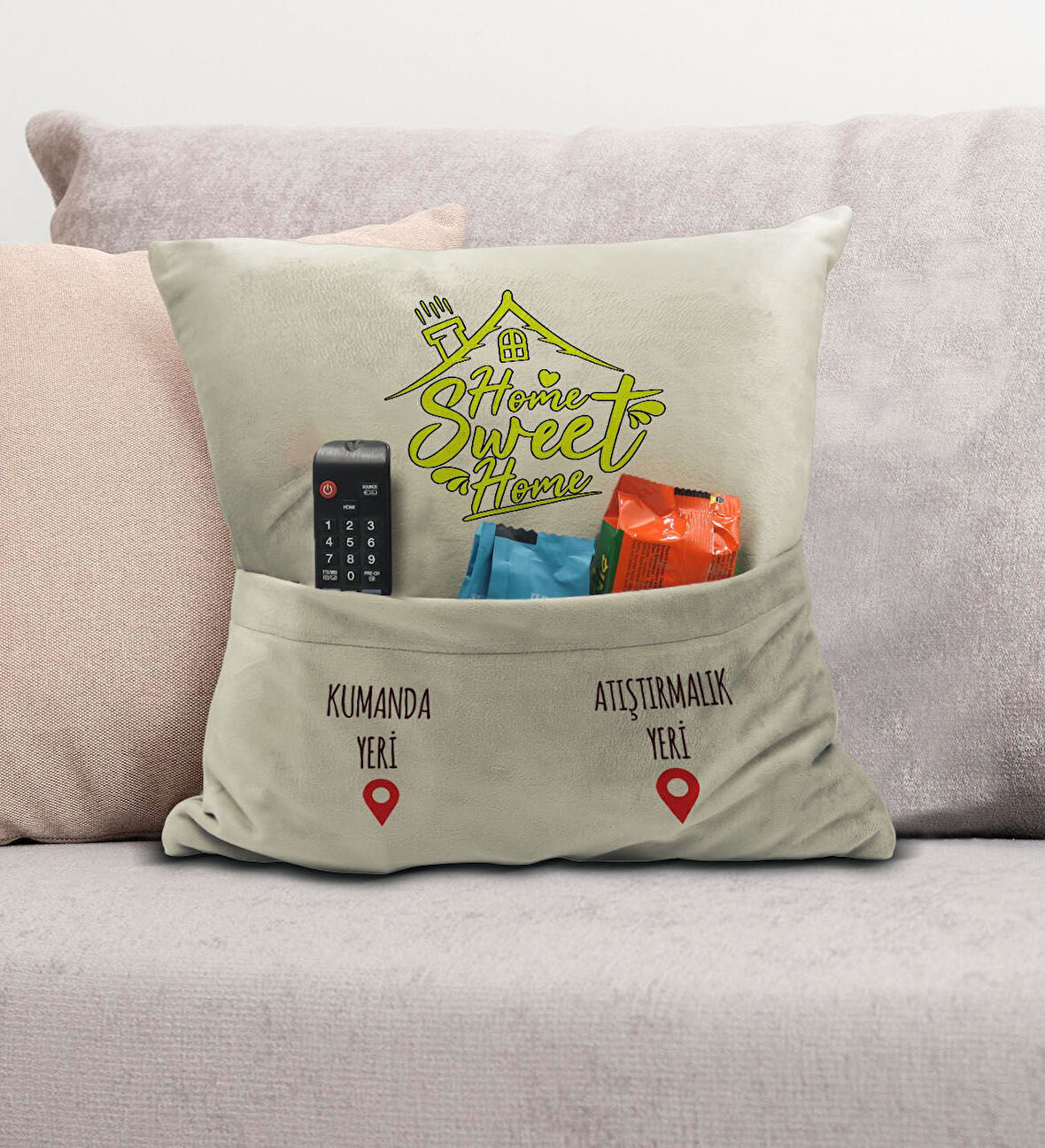 BK Gift Eğlenceli Tasarımlı Organizer Kumanda ve Atıştırmalık Cepli Krem Kırlent Yastık- 8, Ev Dekor