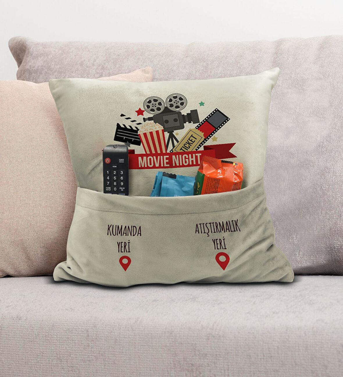 BK Gift Eğlenceli Tasarımlı Organizer Kumanda ve Atıştırmalık Cepli Krem Kırlent Yastık- 12, Ev Deko