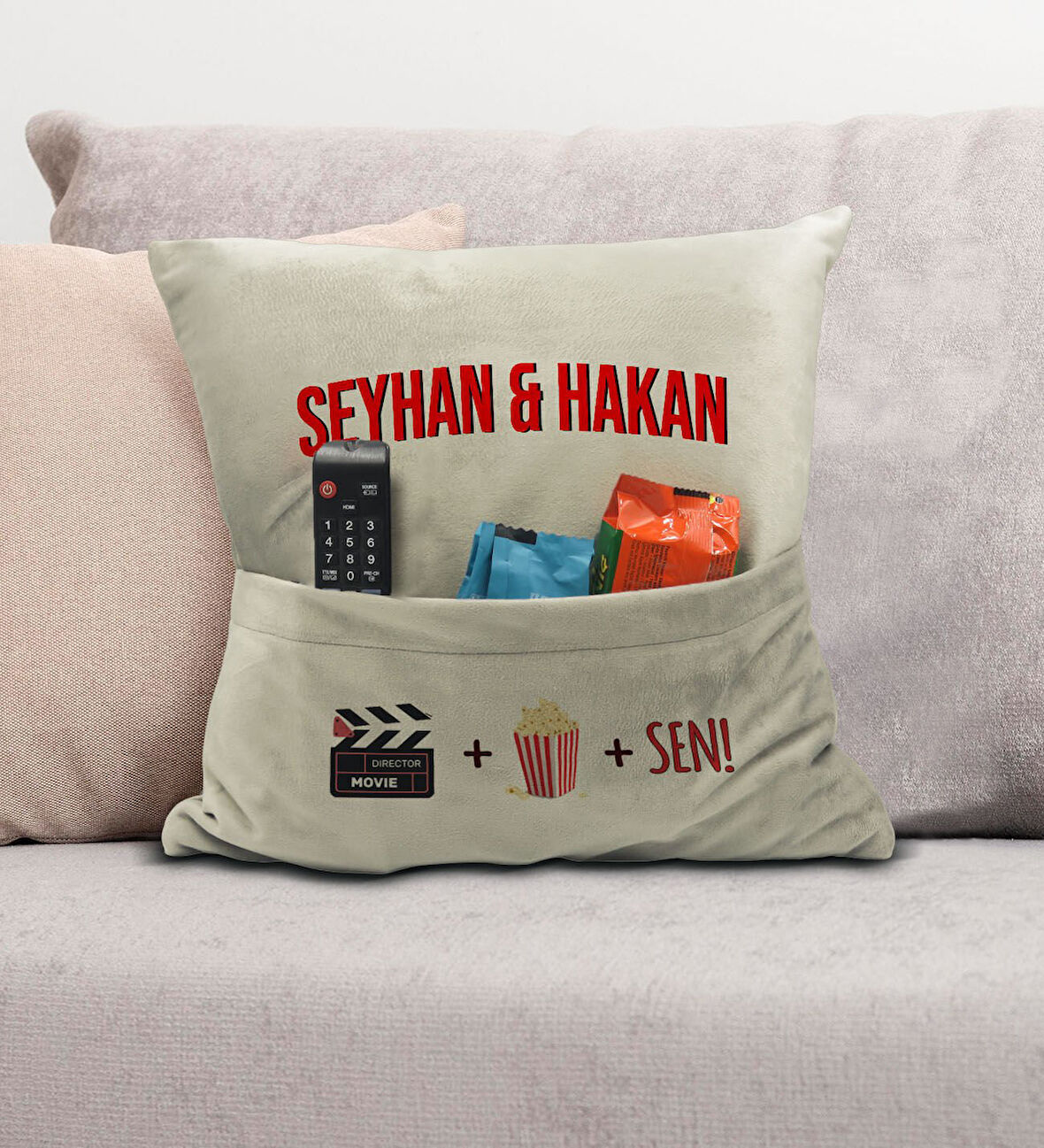 BK Gift Kişiye Özel Tasarımlı Organizer Kumanda ve Atıştırmalık Cepli Krem Kırlent Yastık- 1, Ev Dek