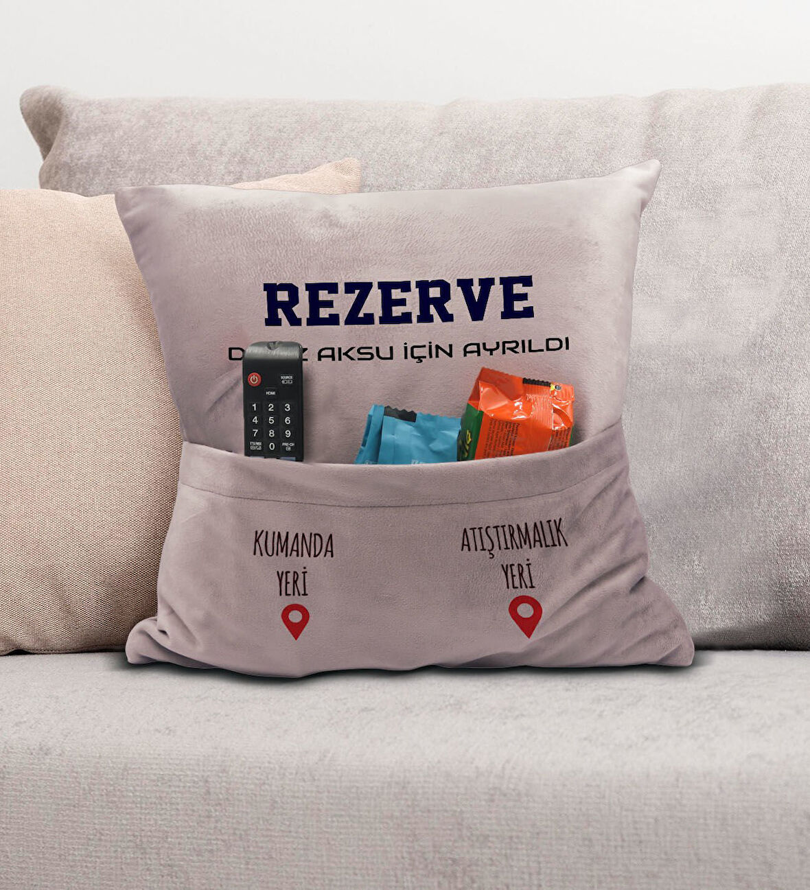 BK Gift Kişiye Özel Tasarımlı Organizer Kumanda ve Atıştırmalık Cepli Pembe Kırlent Yastık- 3, Ev De