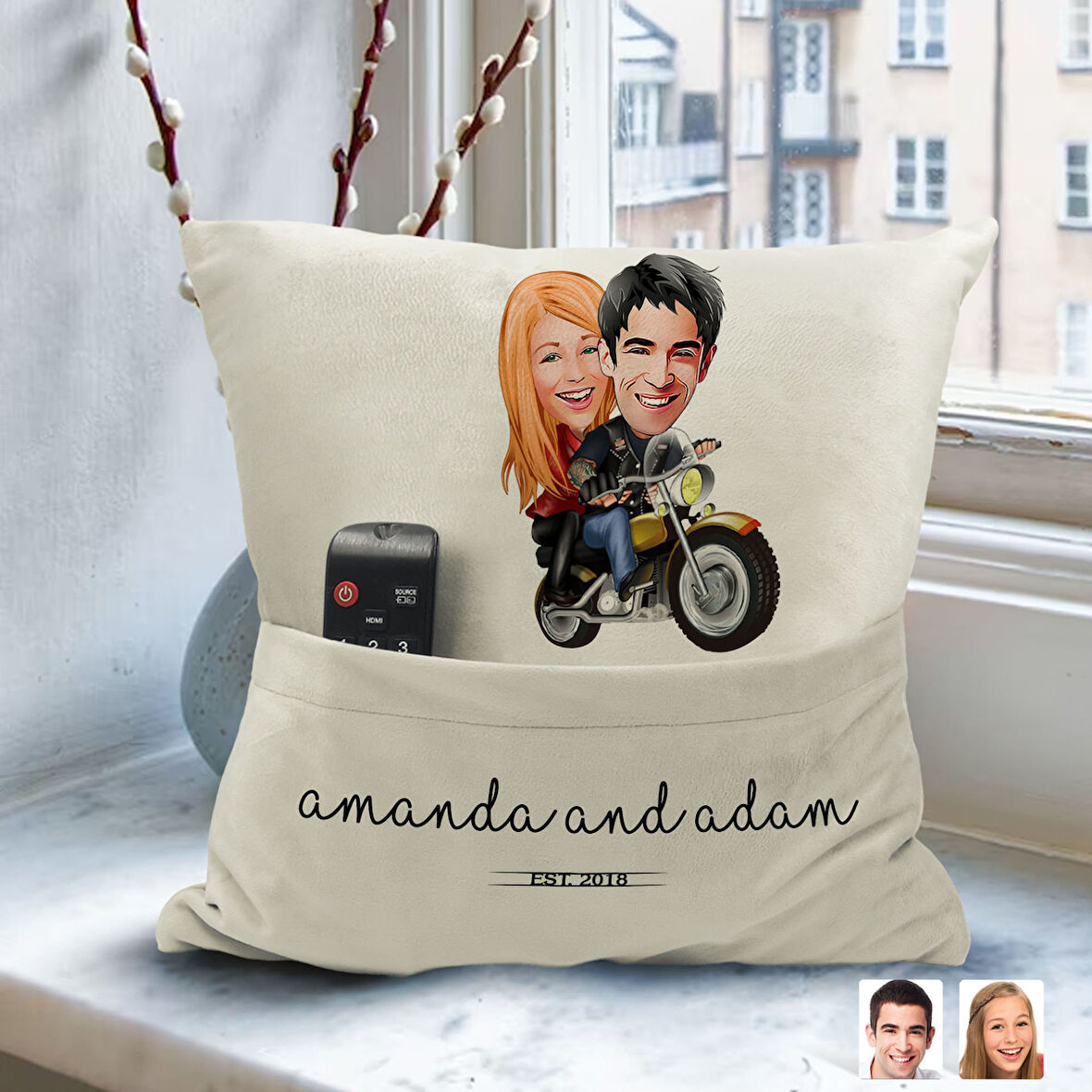 BK Gift Kişiye Özel Sevgililer Karikatür Tasarımlı Organizer Kumanda ve Atıştırmalık Cepli Sarı Kırl