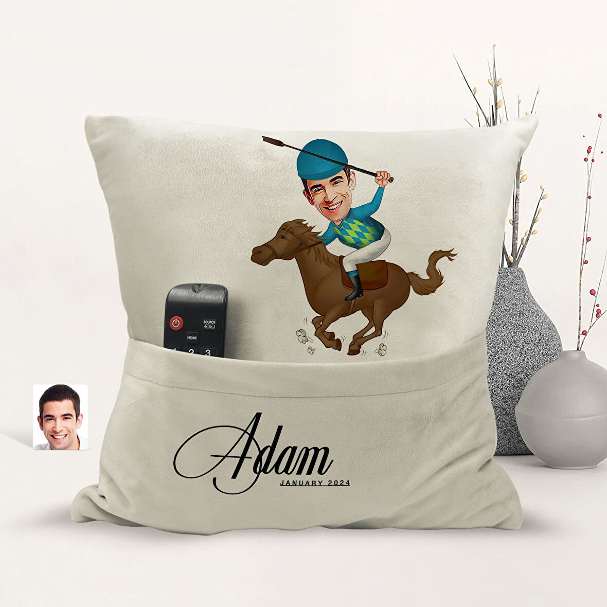 BK Gift Kişiye Özel Jokey Karikatür Tasarımlı Organizer Kumanda ve Atıştırmalık Cepli Sarı Kırlent Y