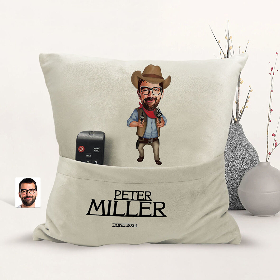 BK Gift Kişiye Özel Kovboy Karikatür Tasarımlı Organizer Kumanda ve Atıştırmalık Cepli Sarı Kırlent 