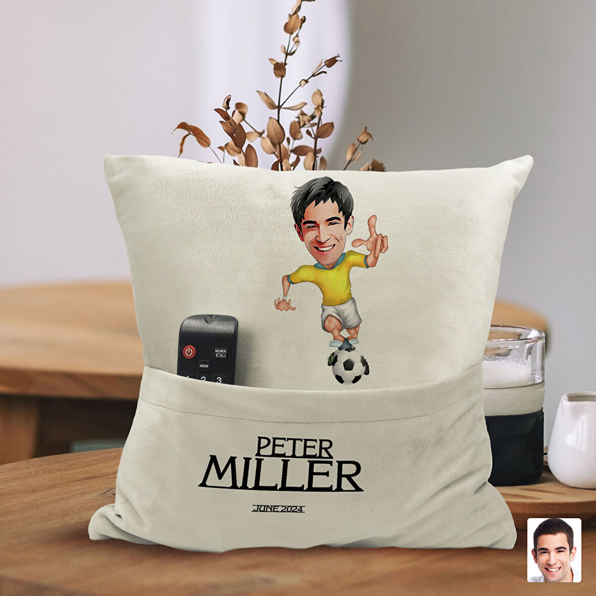 BK Gift Kişiye Özel Futbolcu Karikatür Tasarımlı Organizer Kumanda ve Atıştırmalık Cepli Sarı Kırlen