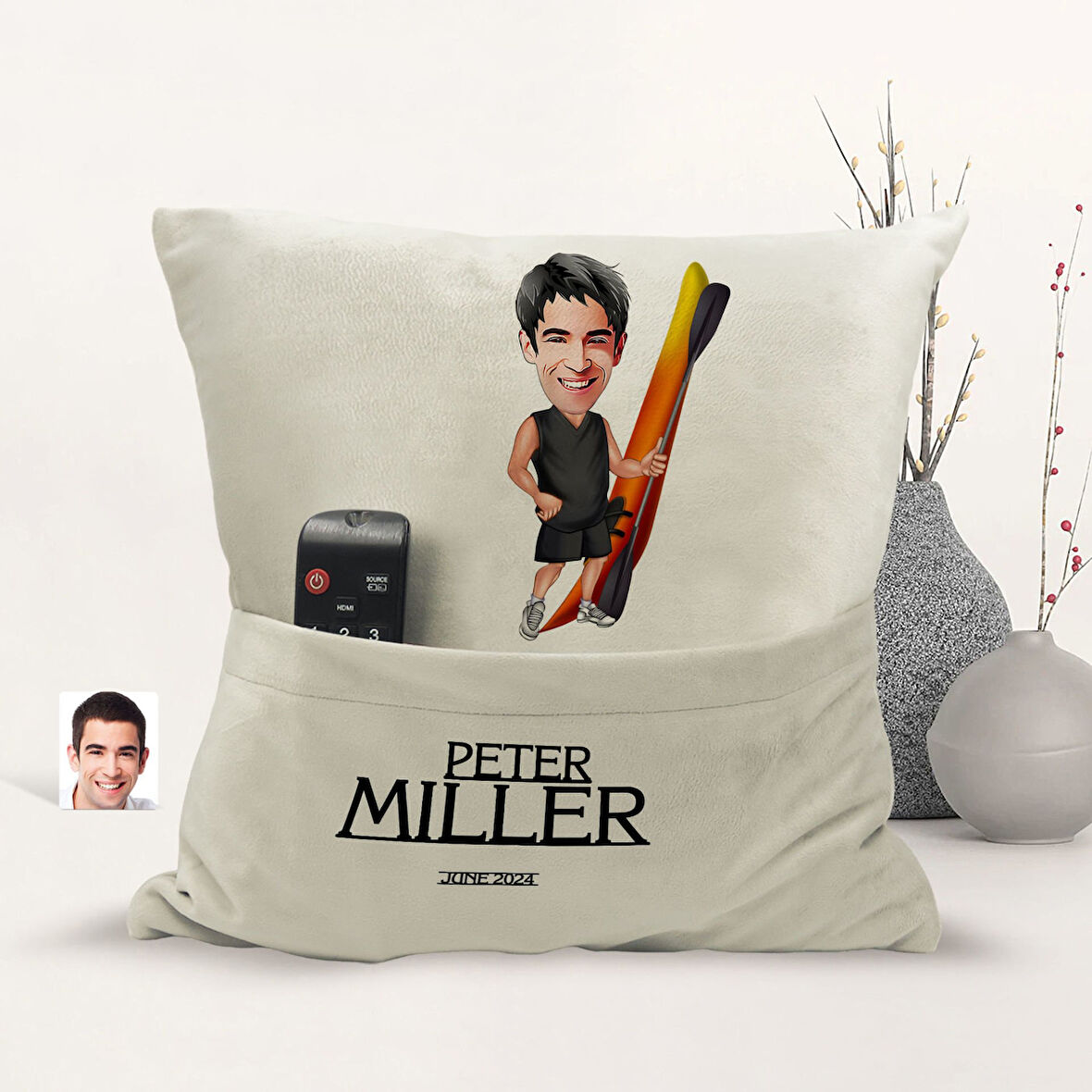 BK Gift Kişiye Özel Kano Karikatür Tasarımlı Organizer Kumanda ve Atıştırmalık Cepli Sarı Kırlent Ya