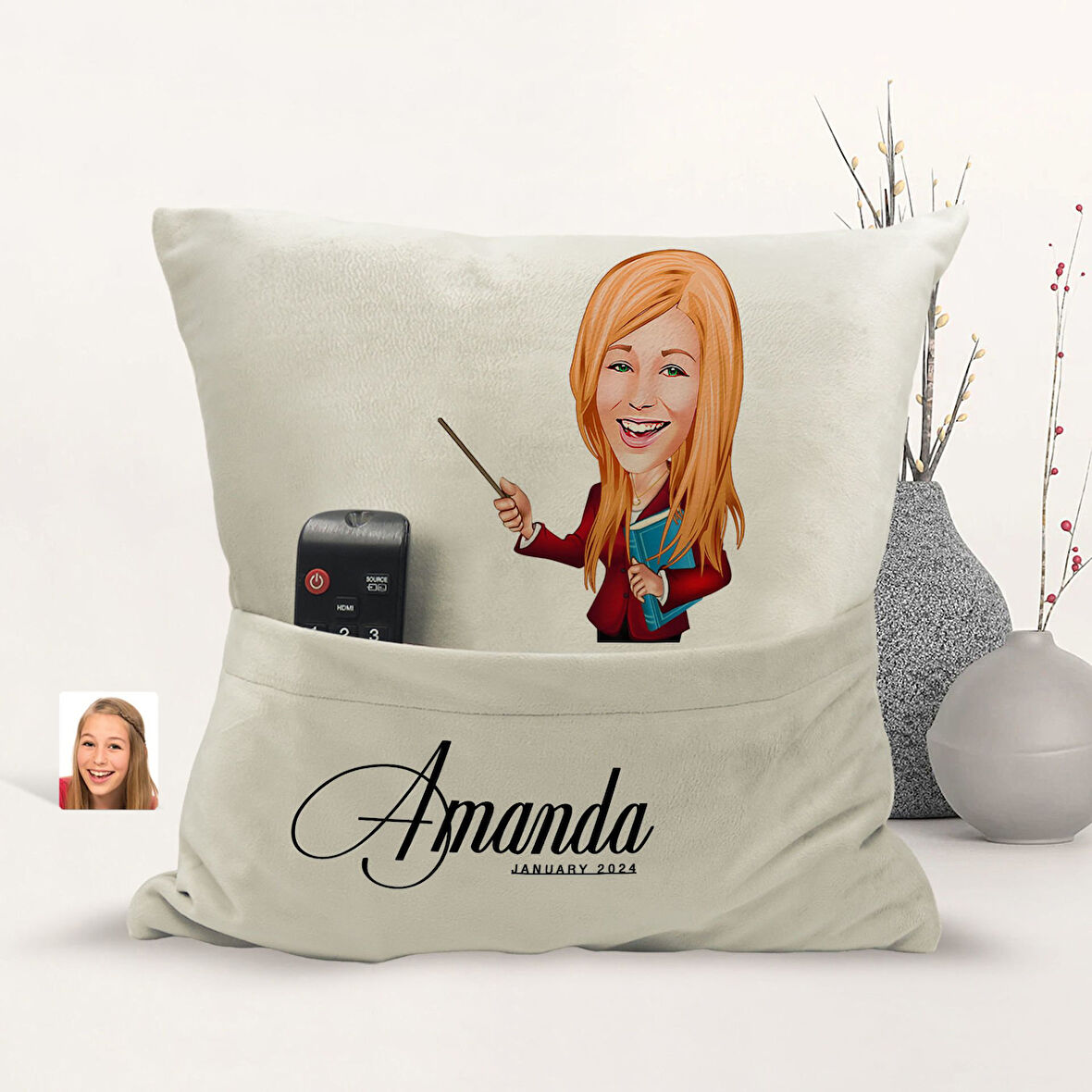 BK Gift Kişiye Özel Öğretmen Karikatür Tasarımlı Organizer Kumanda ve Atıştırmalık Cepli Sarı Kırlen