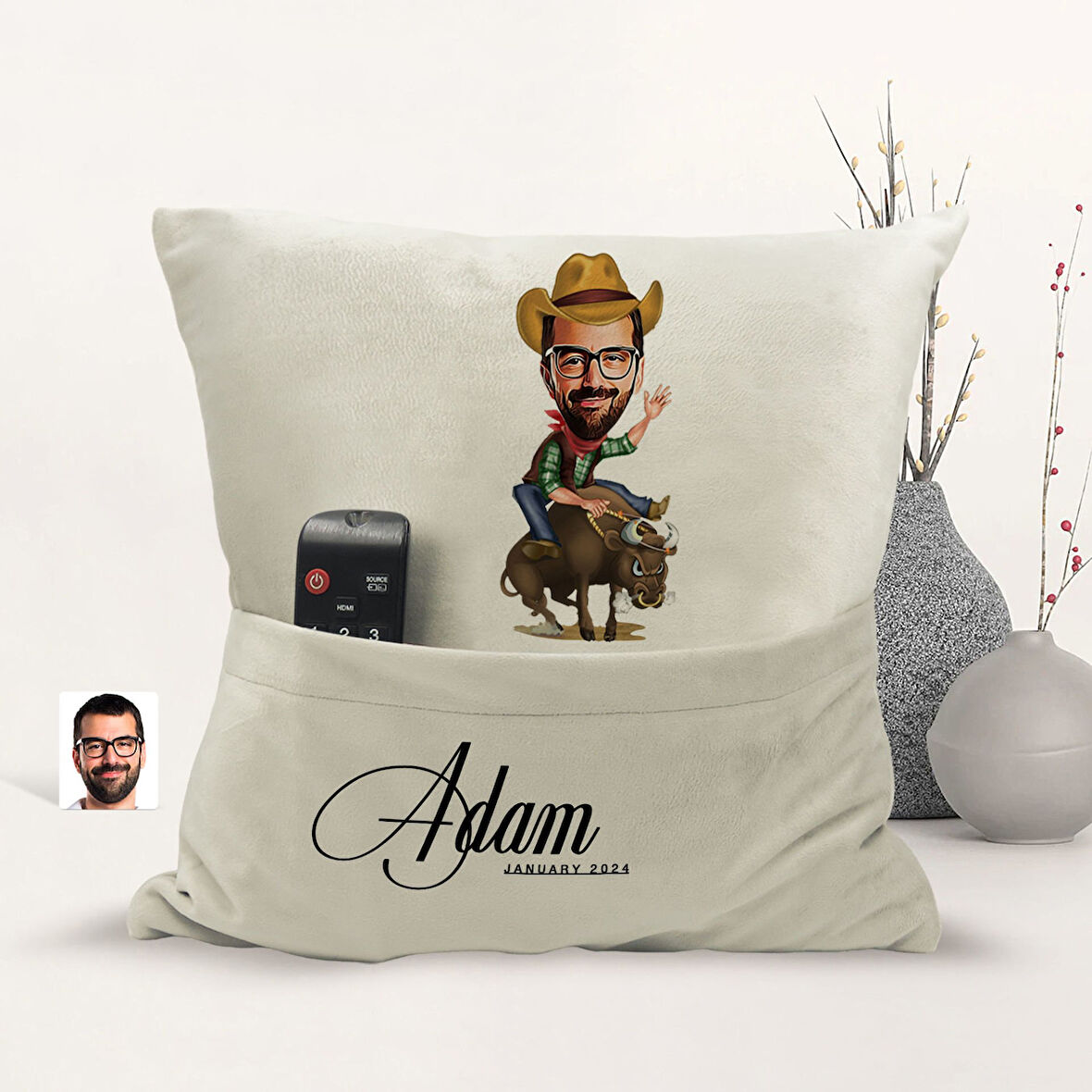 BK Gift Kişiye Özel Rodeo Karikatür Tasarımlı Organizer Kumanda ve Atıştırmalık Cepli Sarı Kırlent Y