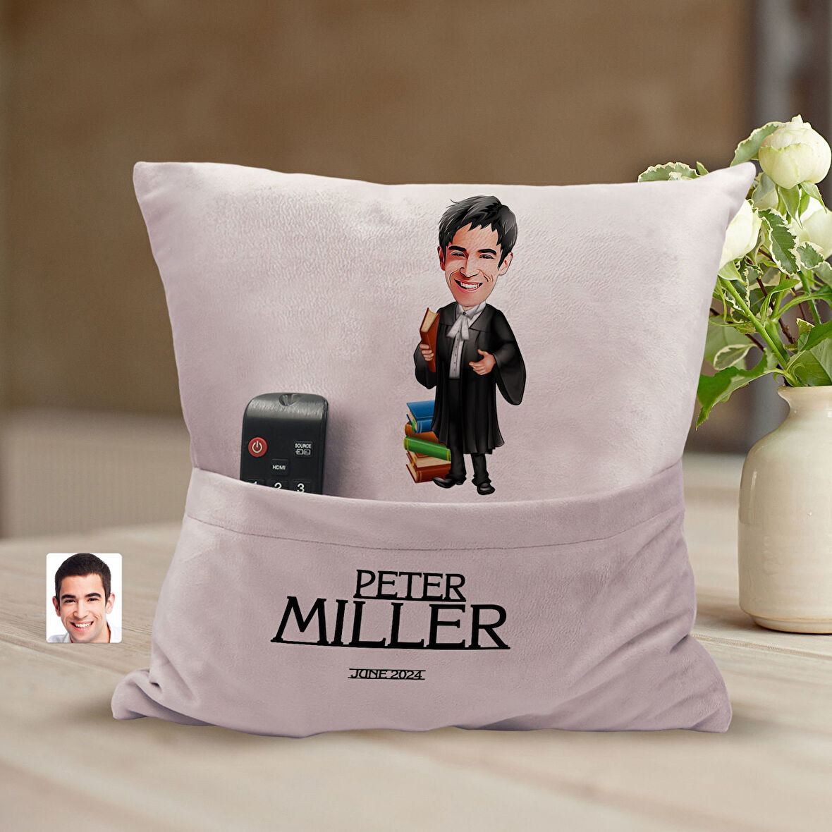 BK Gift Kişiye Özel Avukat Karikatür Tasarımlı Organizer Kumanda ve Atıştırmalık Cepli Pembe Kırlent