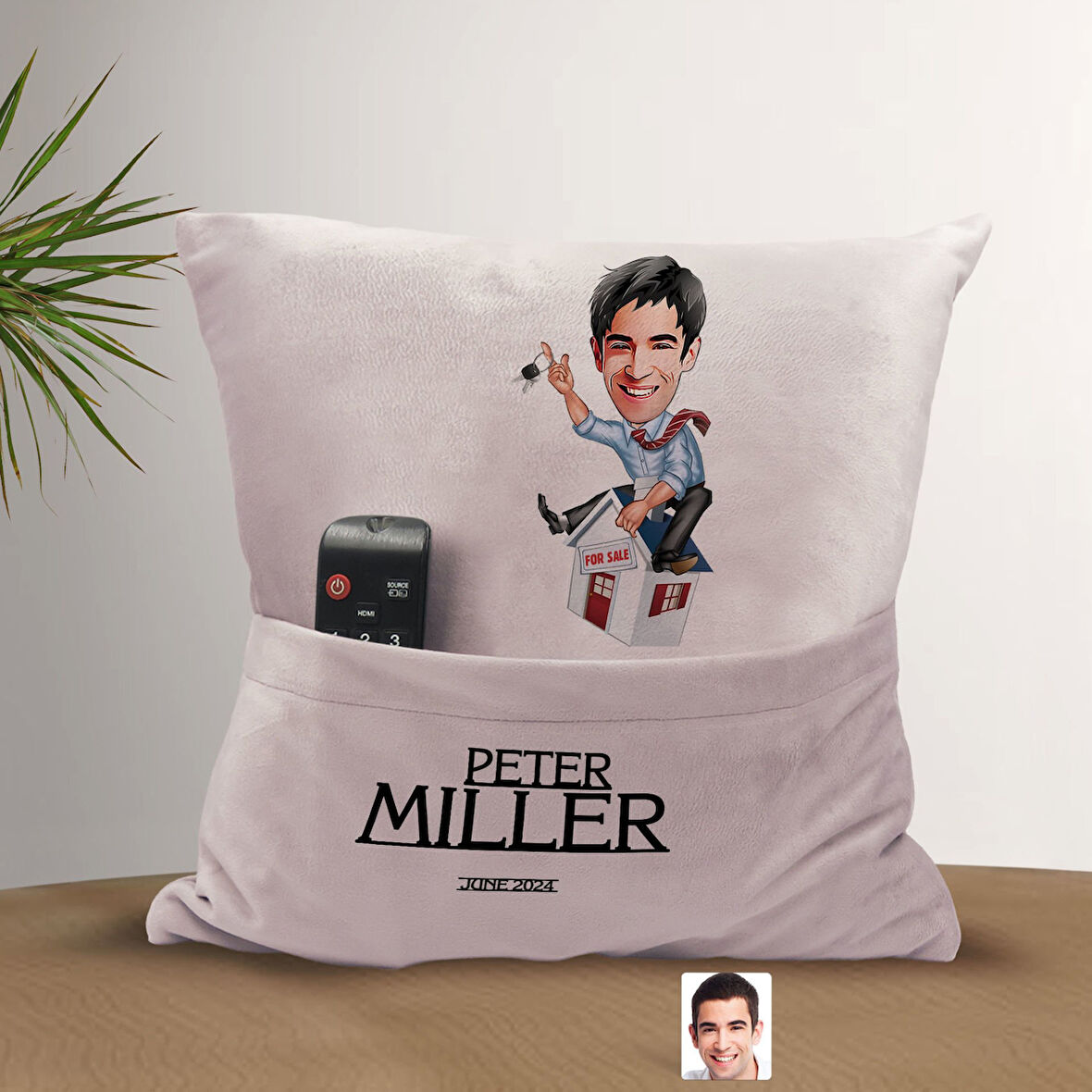 BK Gift Kişiye Özel Emlakçı Karikatür Tasarımlı Organizer Kumanda ve Atıştırmalık Cepli Pembe Kırlen