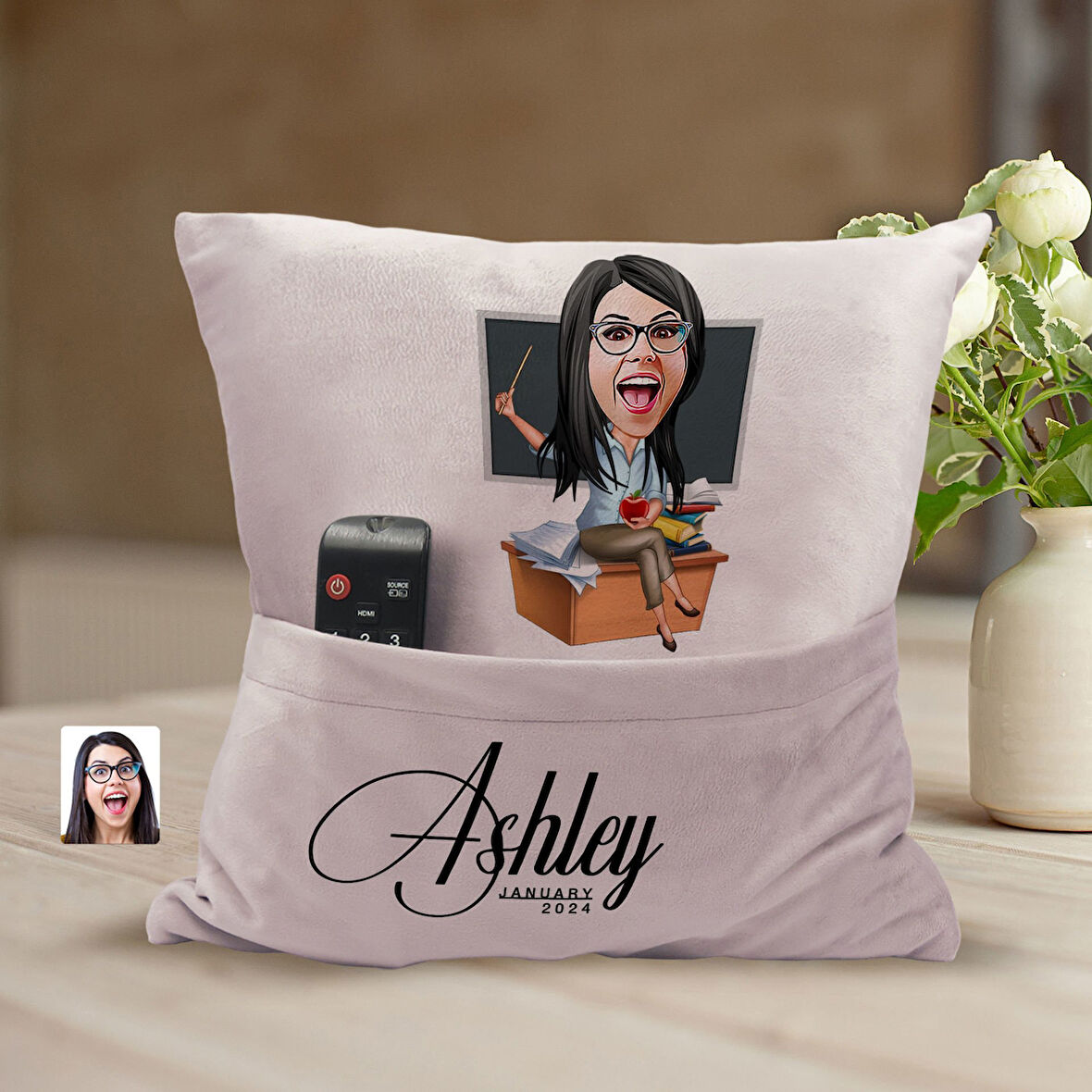 BK Gift Kişiye Özel Öğretmen Karikatür Tasarımlı Organizer Kumanda ve Atıştırmalık Cepli Pembe Kırle