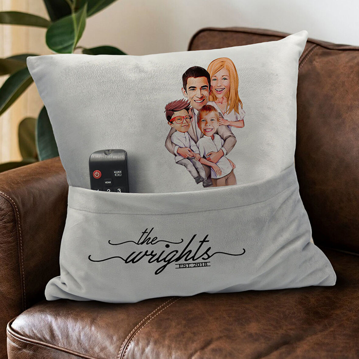 BK Gift Kişiye Özel Aile Karikatür Tasarımlı Organizer Kumanda ve Atıştırmalık Cepli Gri Kırlent Yas
