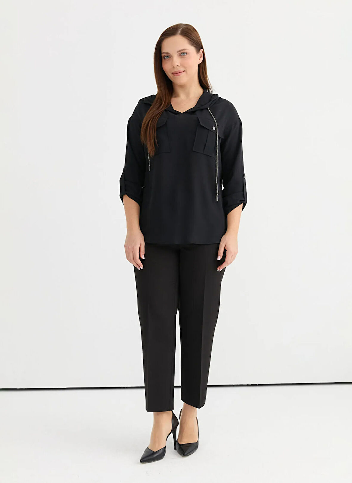 Selen Kapüşon Yaka Taşlı Siyah Kadın Bluz 25YSL8031-BB