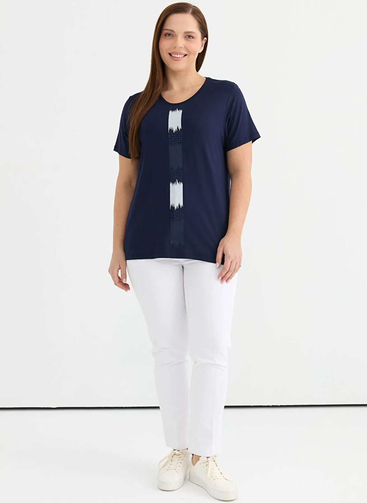Selen O Yaka Taşlı Lacivert Kadın Bluz 25YSL8088-BB
